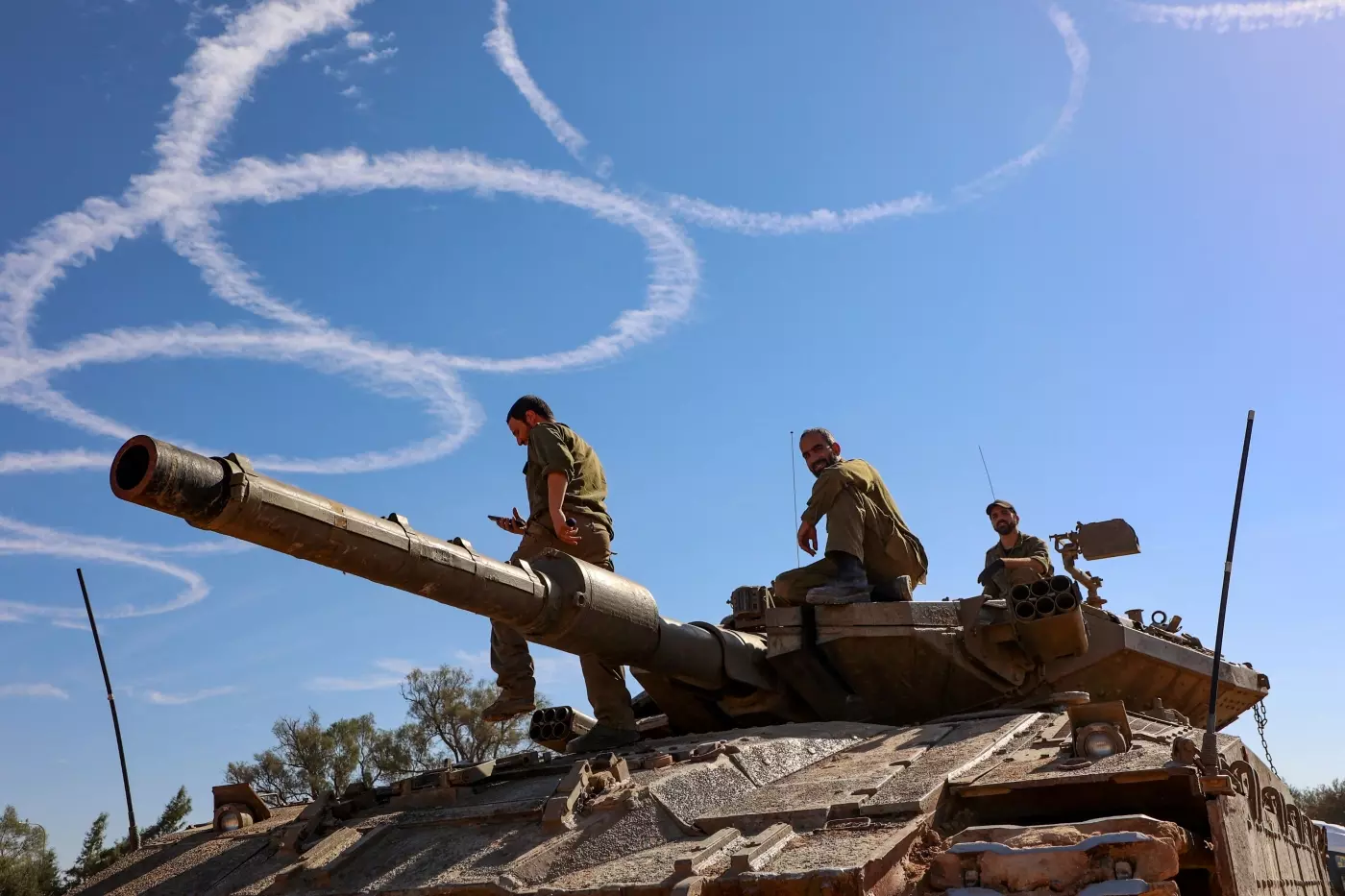 israeli troops tank