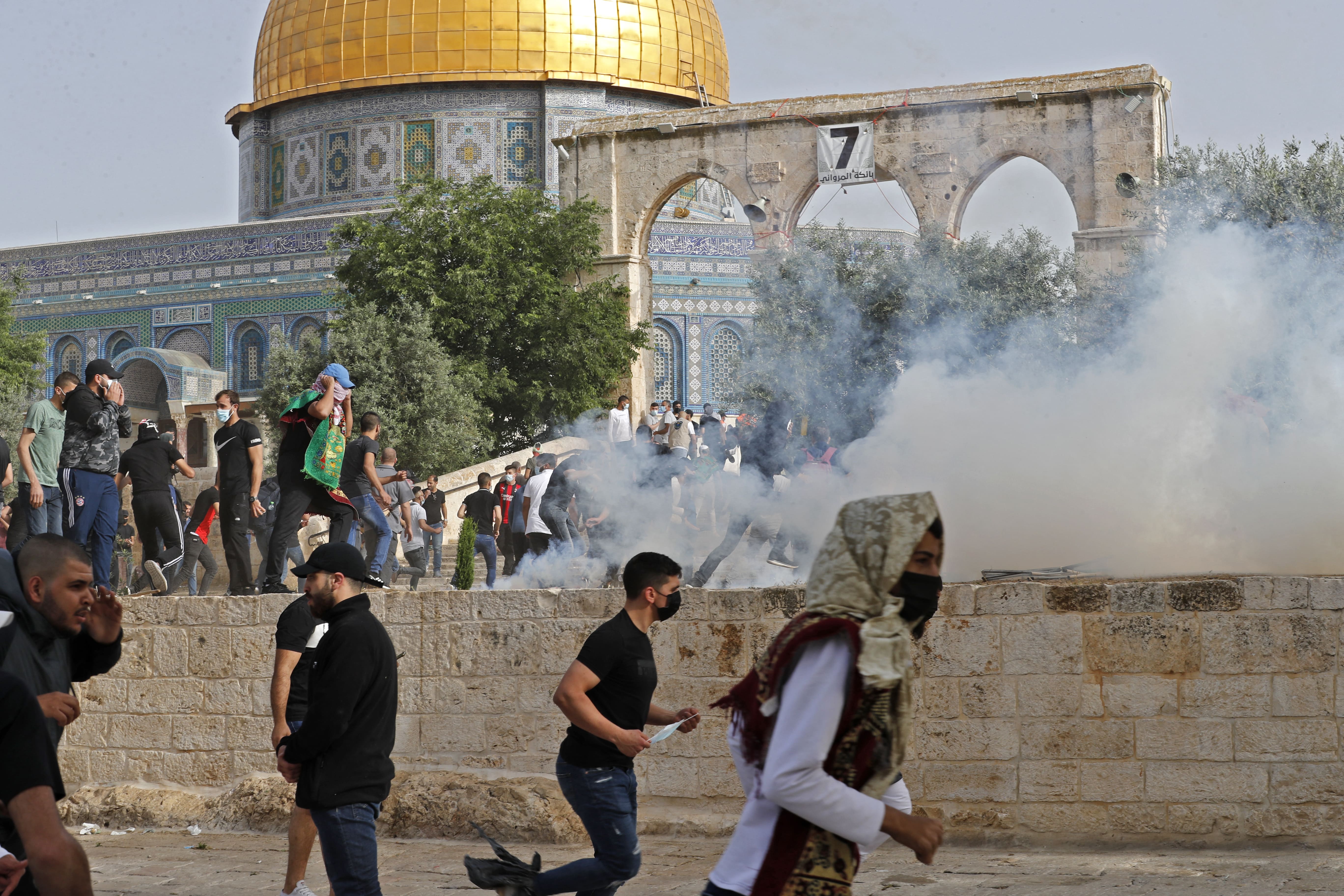 al aqsa worshippers attacked