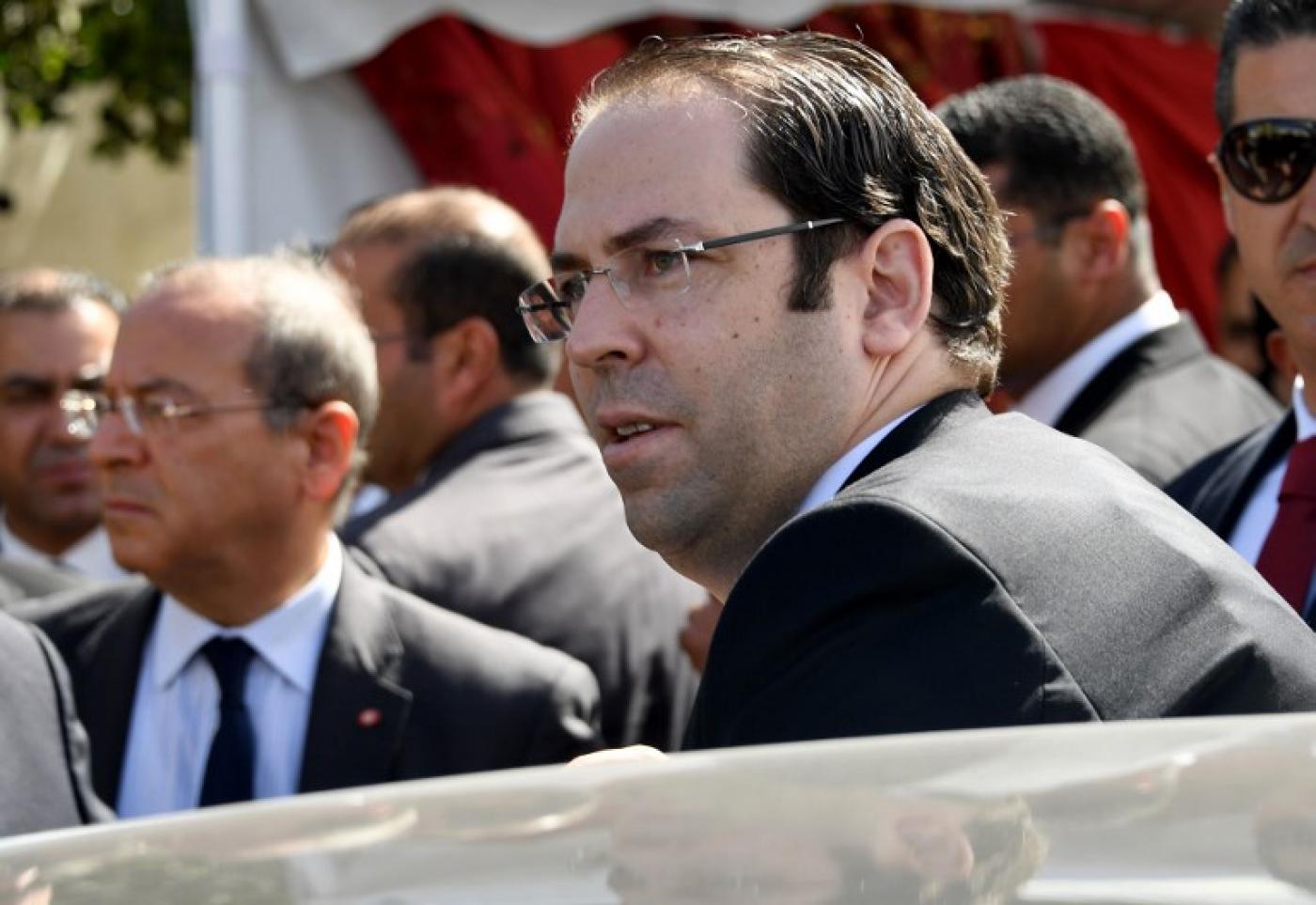 L’actuel Premier ministre Youcef Chahed, candidat à l’élection présidentielle, ne compte pas démissionner de son poste à la tête du gouvernement pendant la campagne électorale (AFP)