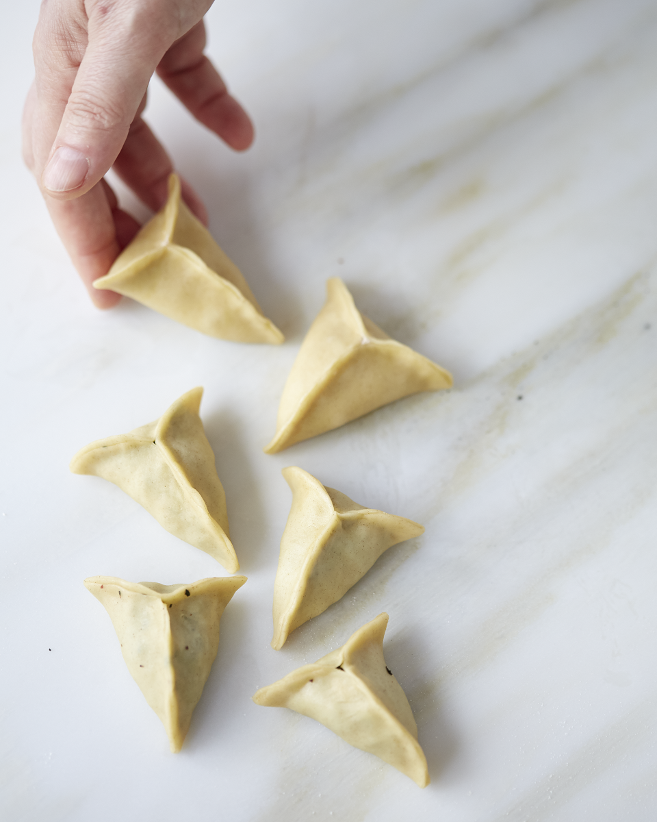 Le fatayer libanais est de taille variable (Anissa Helou, Feast: The Food of the Islamic World/Photo de Kristin Perers)