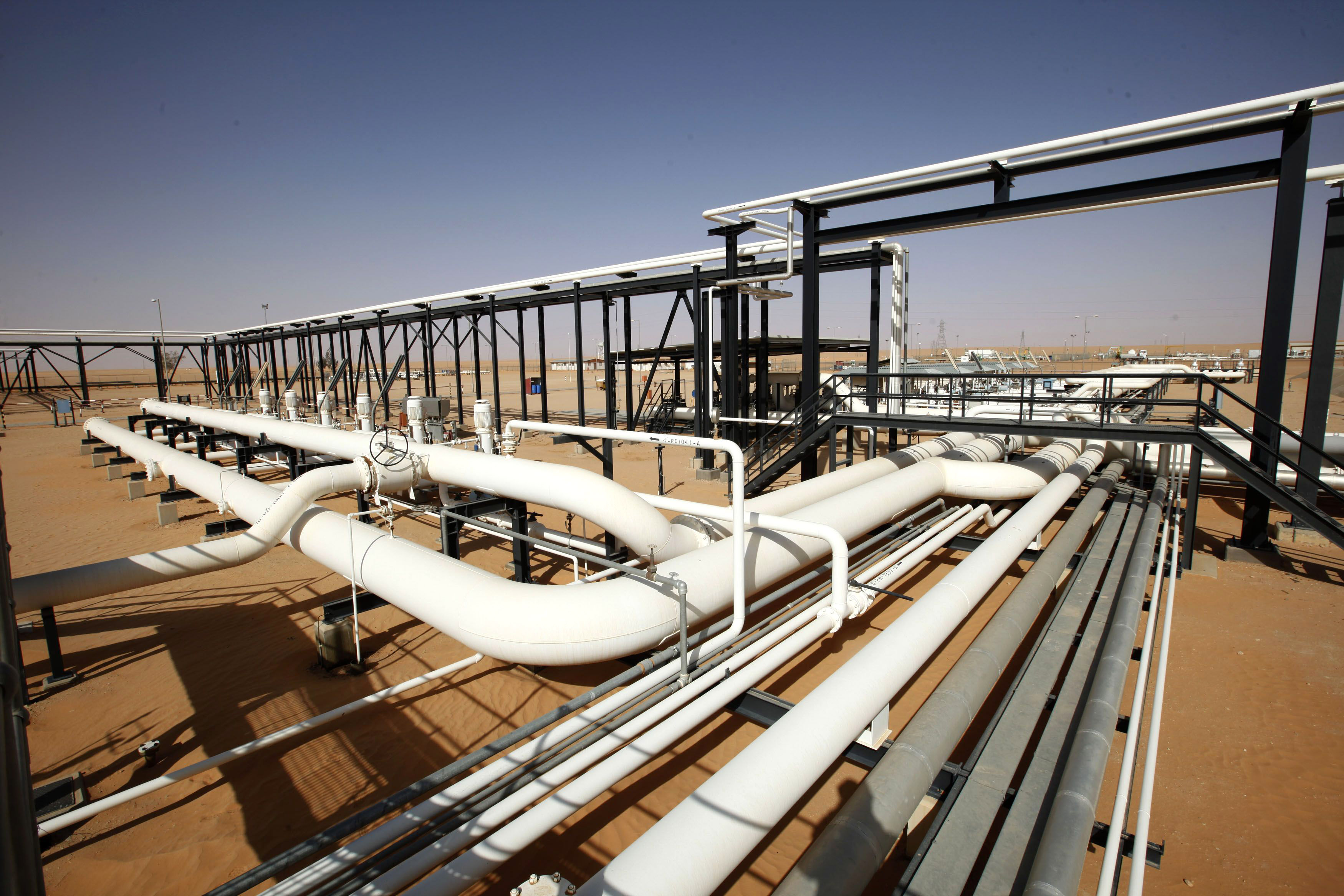 Pipelines du gisement pétrolifère d’al-Sharara en Libye, le 3&nbsp;décembre&nbsp;2014 (Reuters)