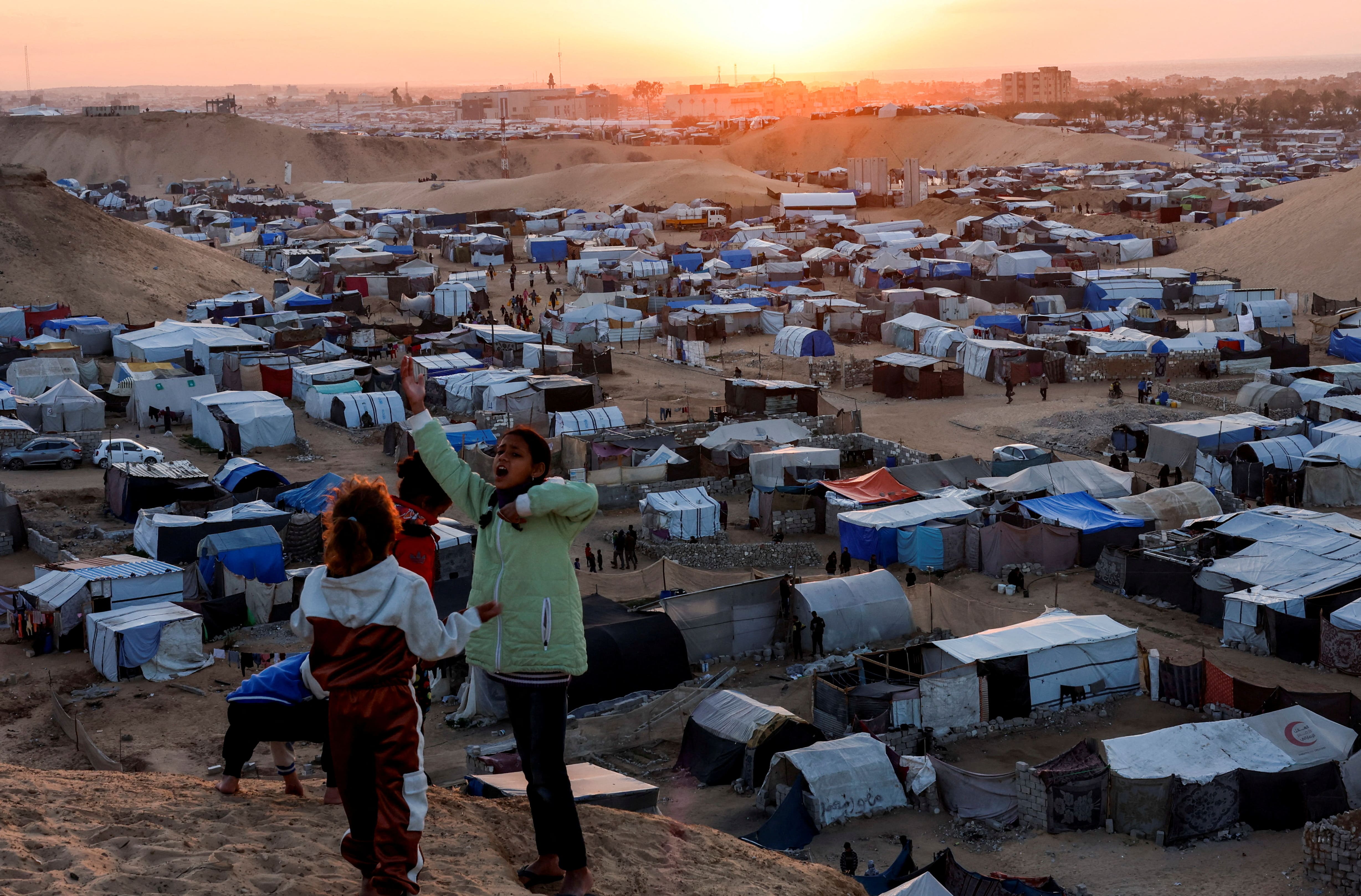 KhanYounis-Gaza-DisplacedPalestinianChildren-29DEC2024-Reuters-MohammedSalem