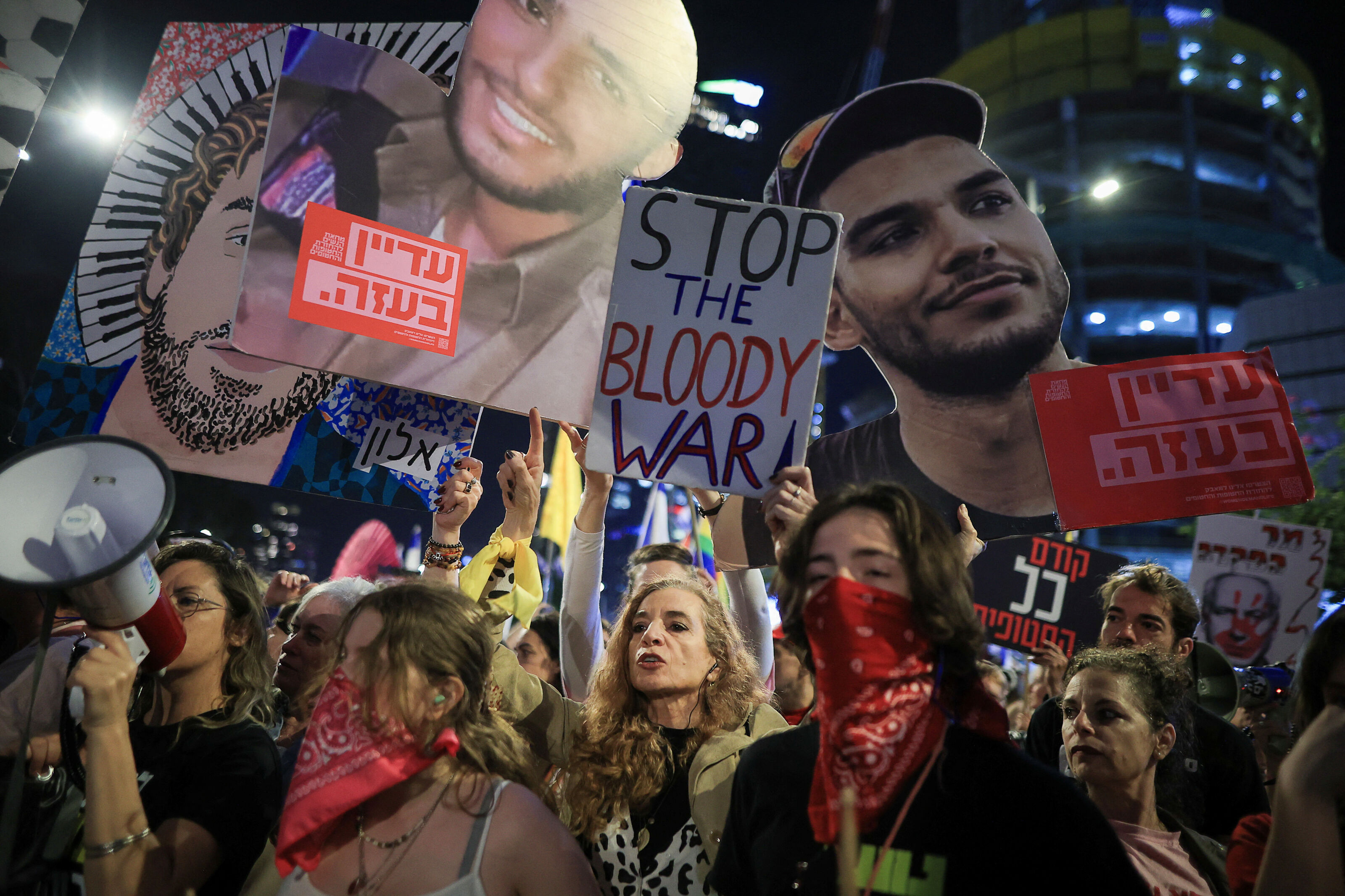 People take part in a rally against the Israeli government and Prime Minister Benjamin Netanyahu in Tel Aviv, Israel, April 3, 2025. (Reuters)