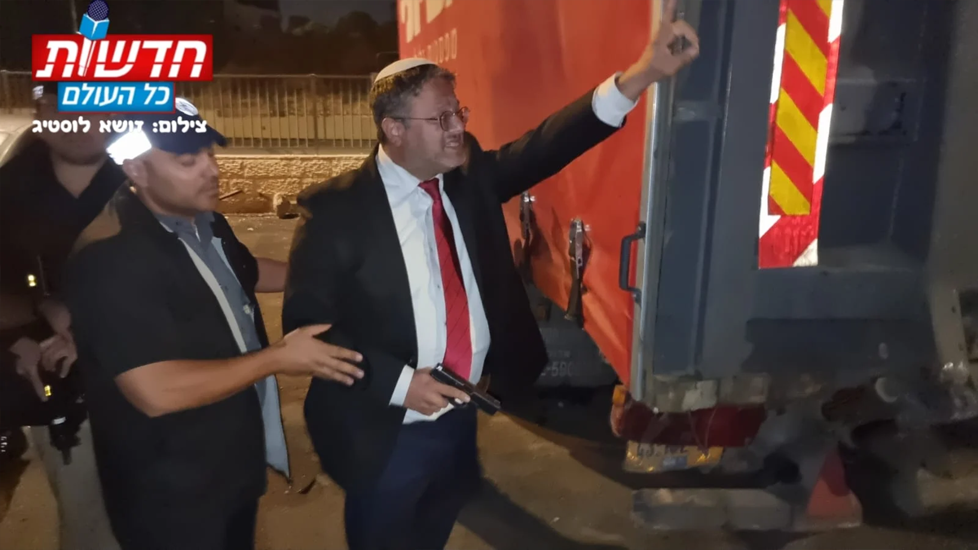 Ben-Gvir filmed pulling a gun on Palestinians, 14 October 2022 (Screengrab)