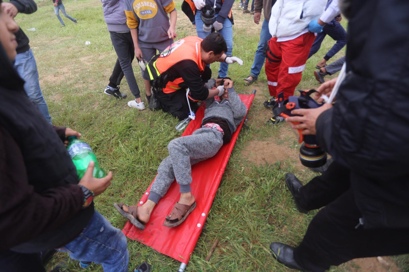 A wounded Palestinian in Gaza's Malaka (MEE/Mohamed Asad)