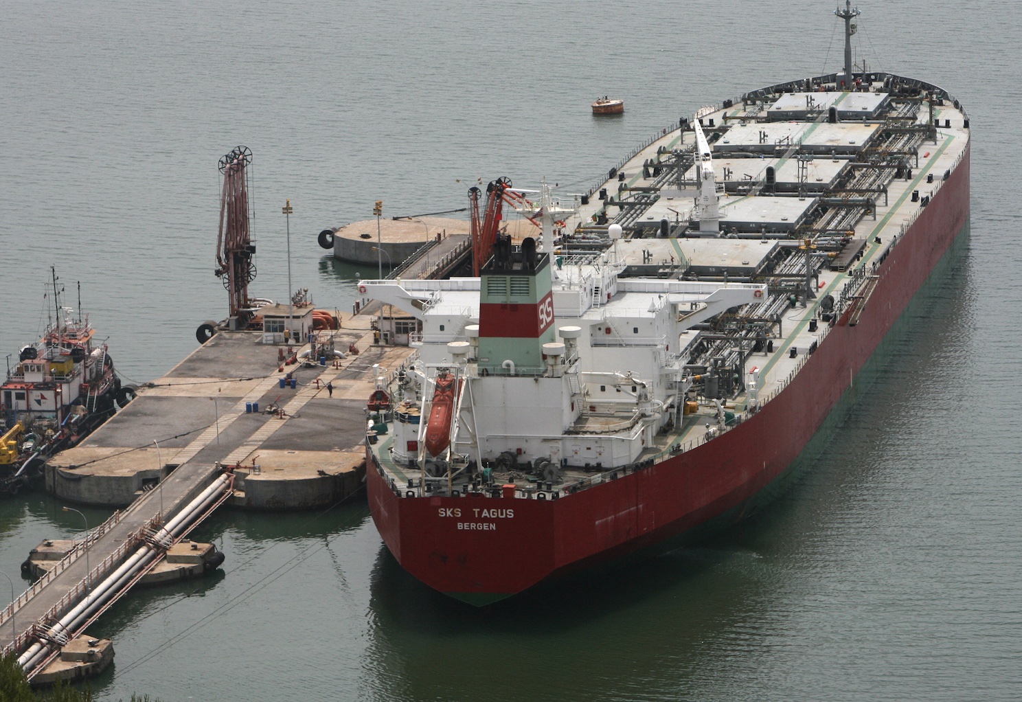 En dépit de l’importance de ses ressources naturelles, l’Algérie reste très loin des plus grands récipiendaires des investissements étrangers à l’échelle africaine (AFP/Fayez Nureldine)