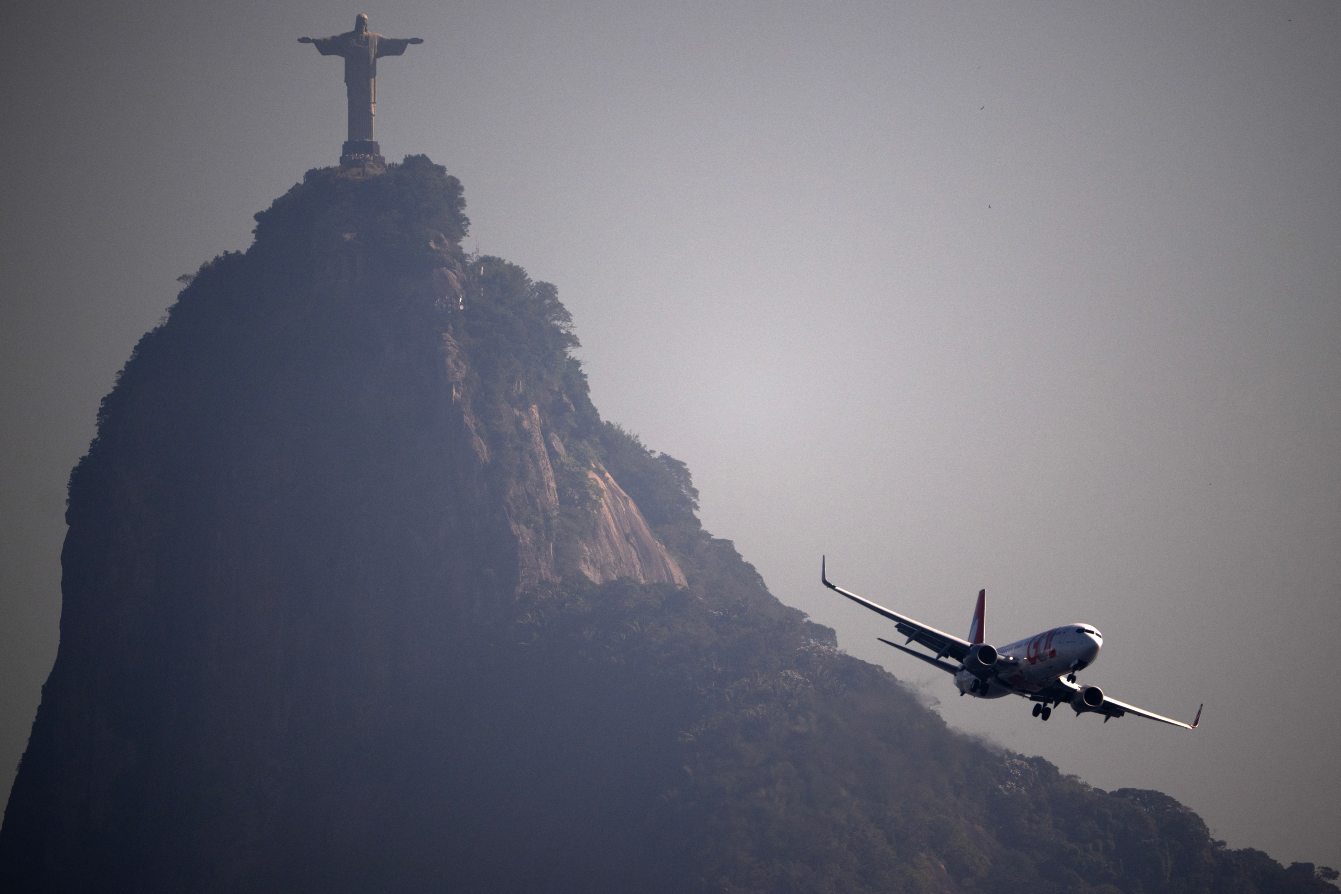 An aircraft prepares to land at Santos Dumont airport in Rio de Janeiro, Brazil, on 16 June 2025. MAURO PIMENTEL / AFP