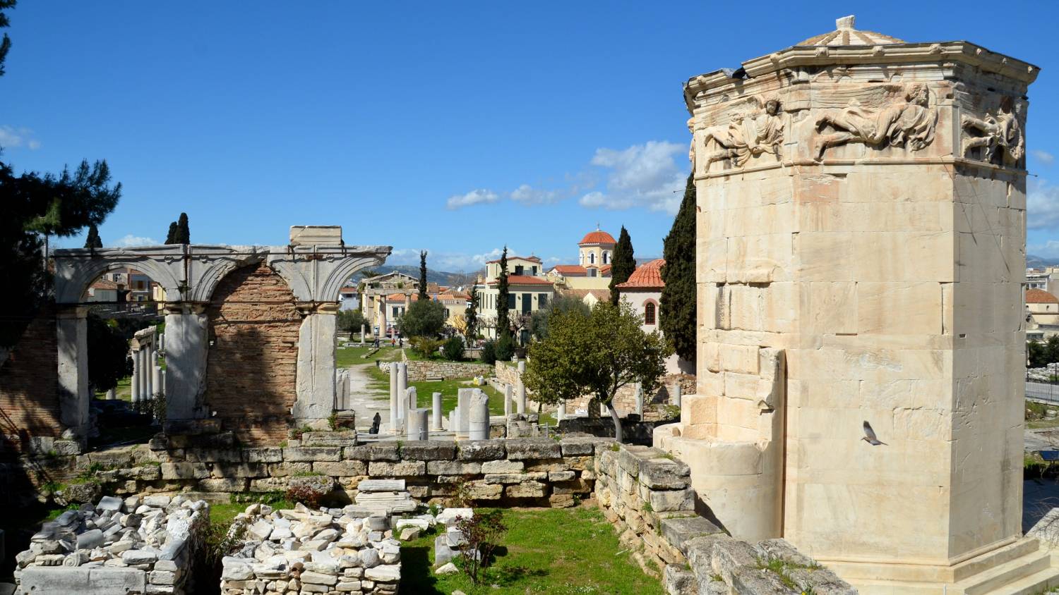The historic public bath is now used for exhibitions (Creative Commons)