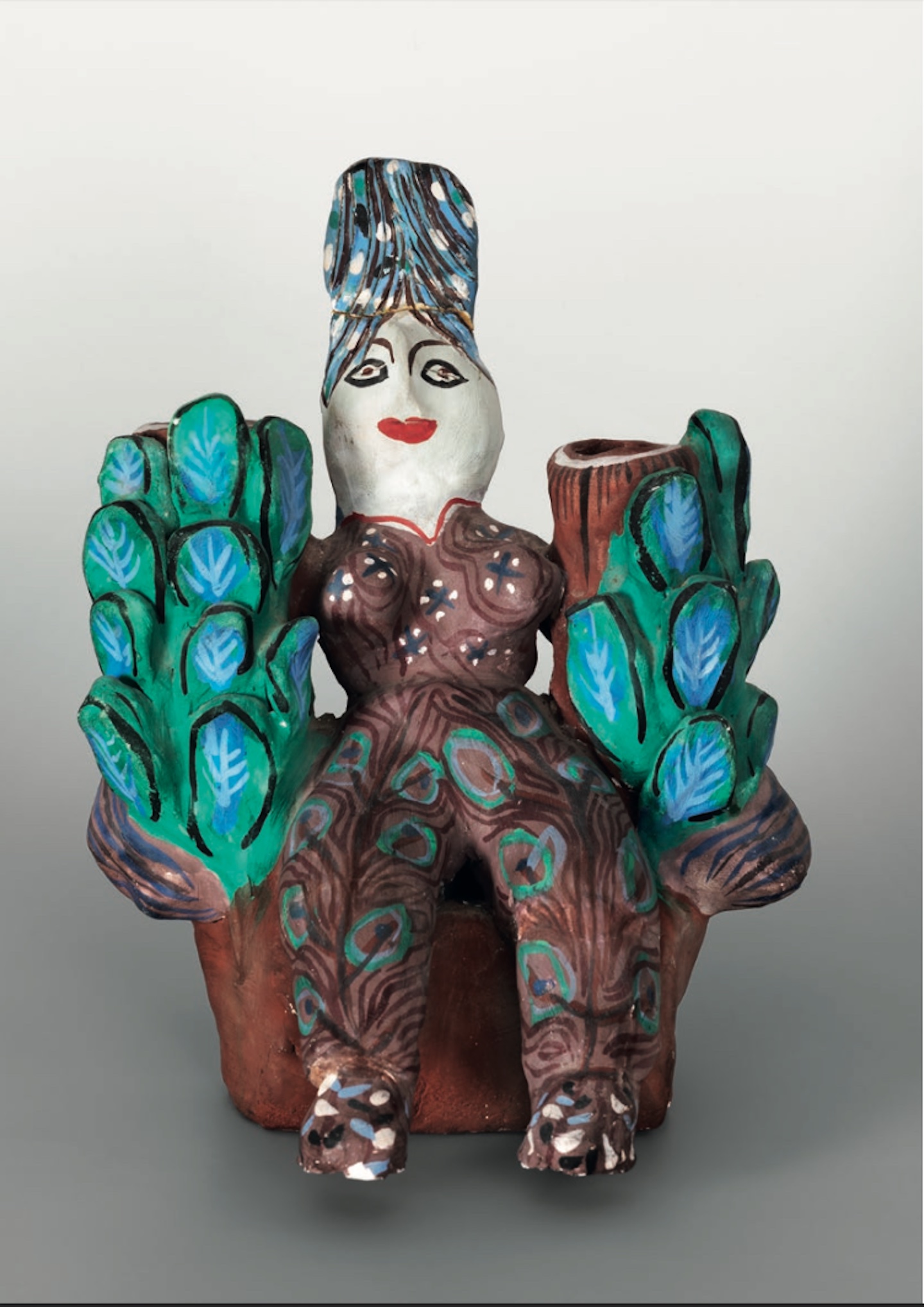 Baya, Femme candélabre (atelier Madoura), 1948. Terre cuite peinte, H : 33 x L : 28 x P : 29 cm. Collection particulière (Gabrielle Voinot)