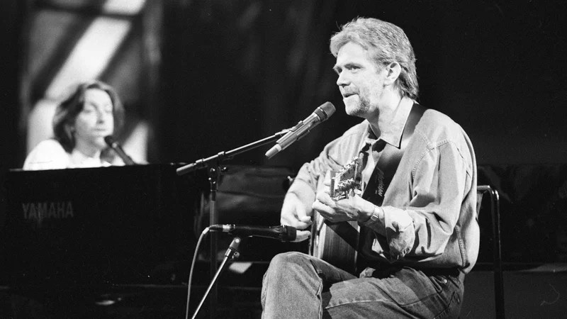 Paul Harrington and Charlie McGettigan performing in the Eurovision Song Contest in 1994 (RTE)