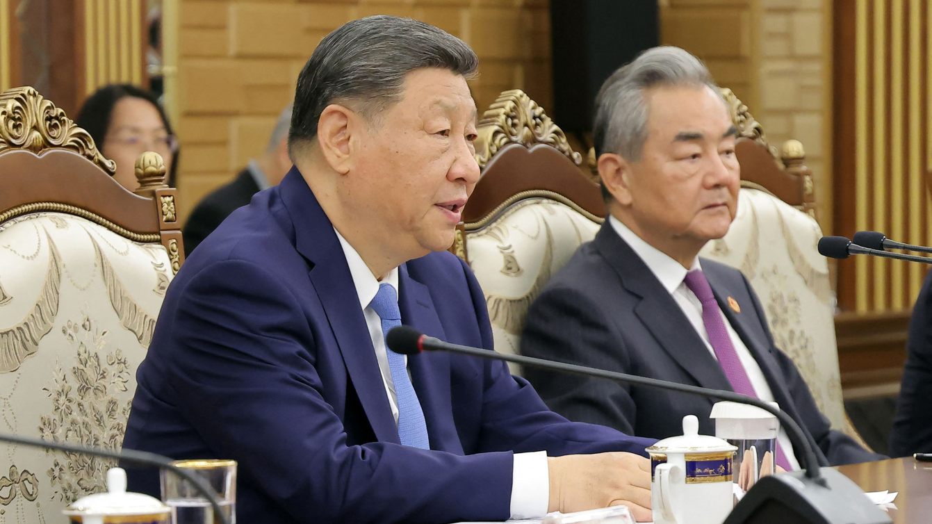 Chinese President Xi Jinping and Foreign Minister Wang Yi attend meeting with North Korean leader Kim Jong Un in Pyongyang, 8 June 2026 (KCNA via KNS/AFP)