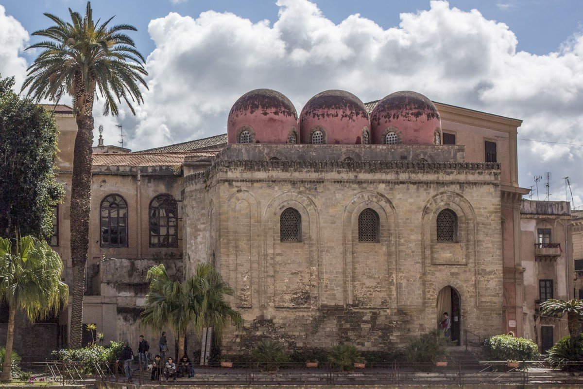 L’église San Giovanni Degli Eremiti de Palerme comporte également des caractéristiques de l’architecture islamique (MEE/Alessio Mamo)