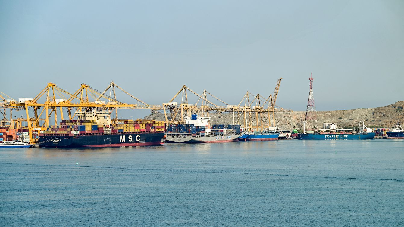 Container ships are docked at Khor Fakkan Container Terminal on the Gulf of Oman in Sharjah, UAE, 19 June 2026 (AFP)