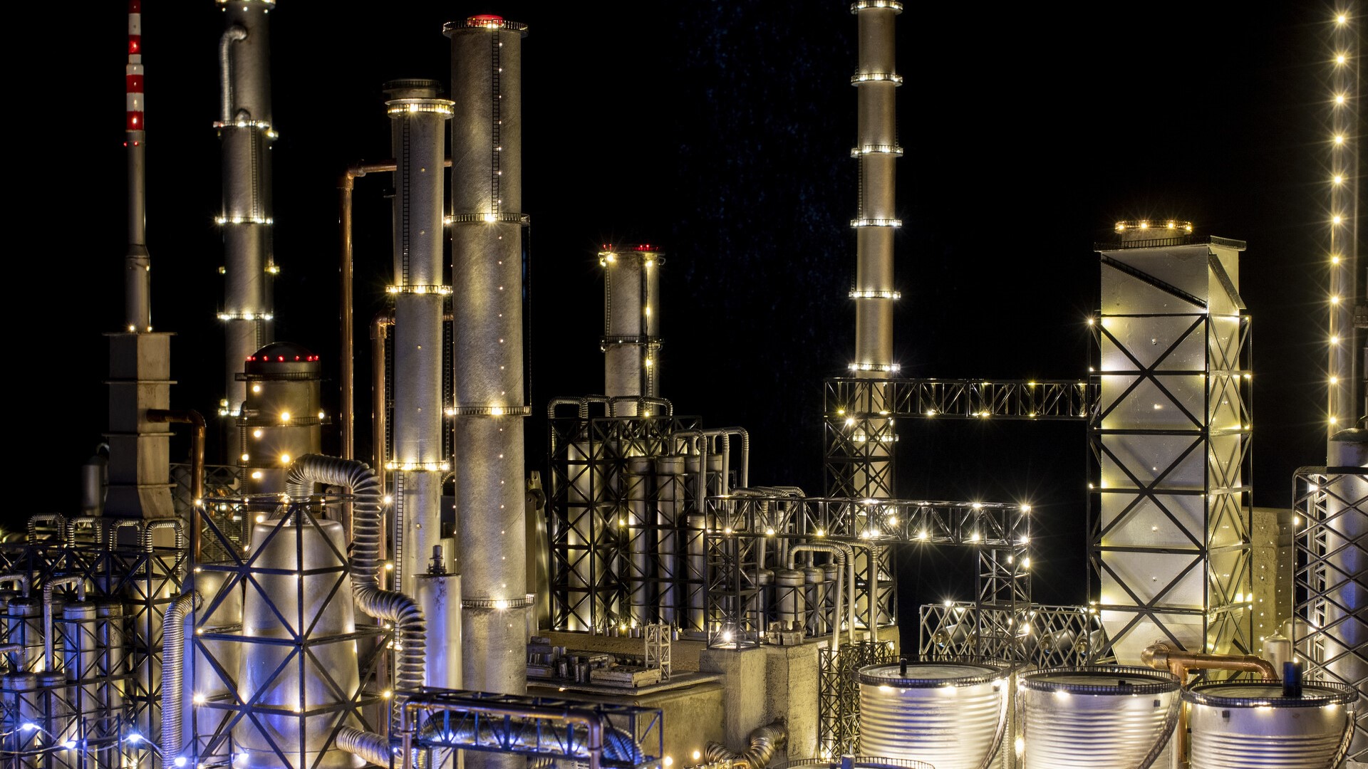 Monira Al Qadiri “Crude Eye” (2022). Film, 10 minutes. Photo by Raisa Hagiu.