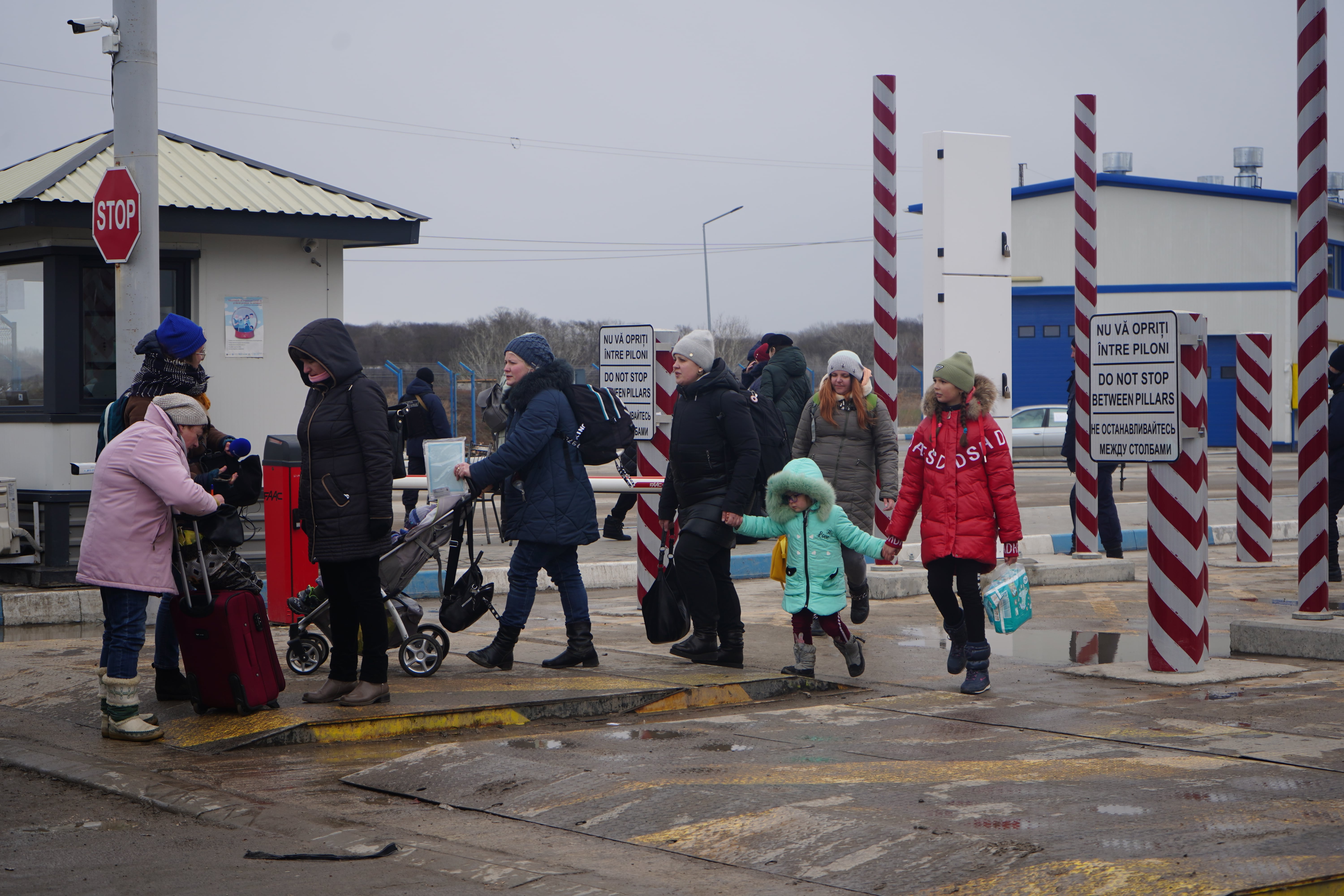 Refugees arriving at Palanca (MEE/Andrei Popoviciu)