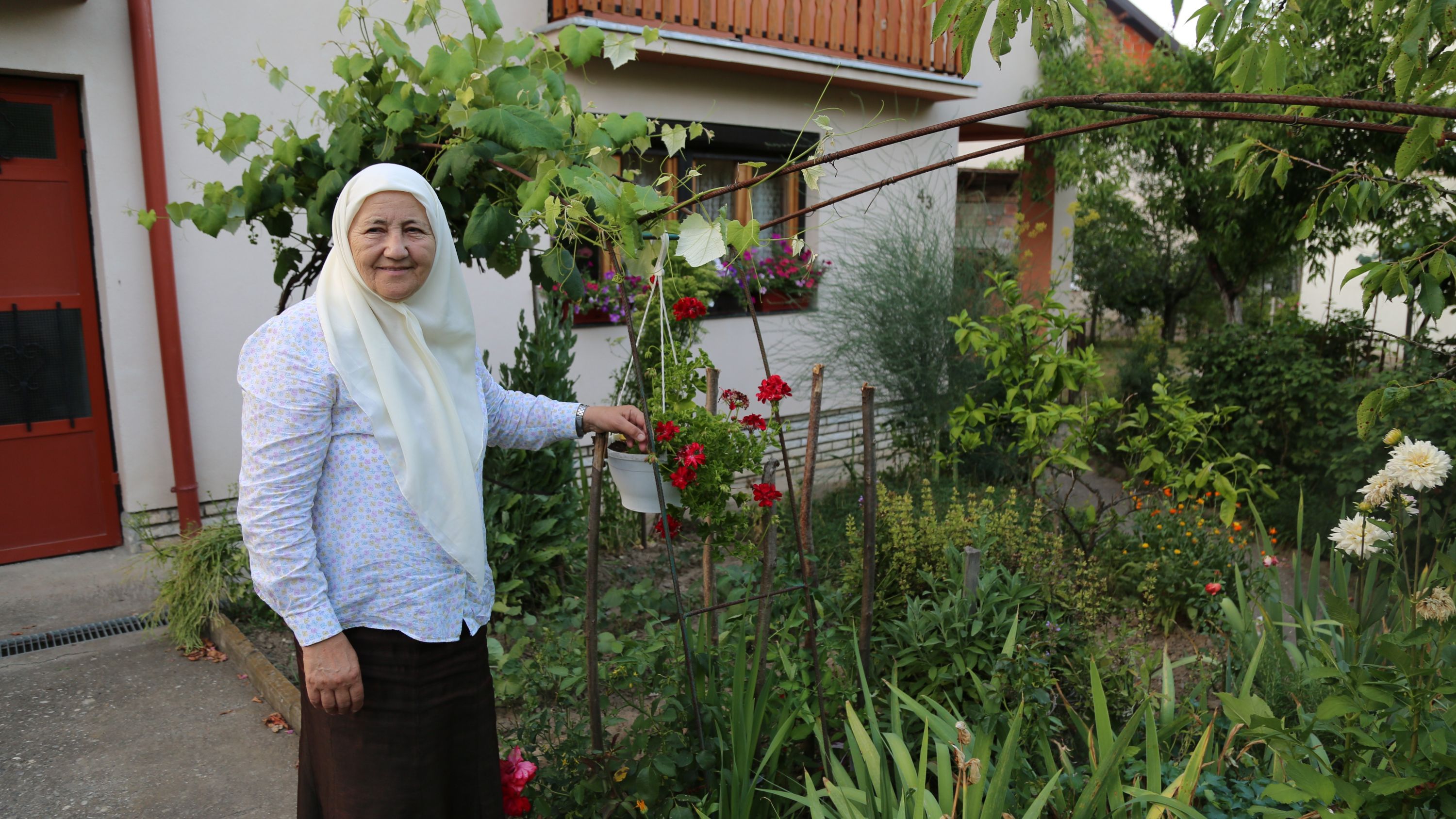 Fadila Efendic in front of her home (Mersih Agadzo/MEE)