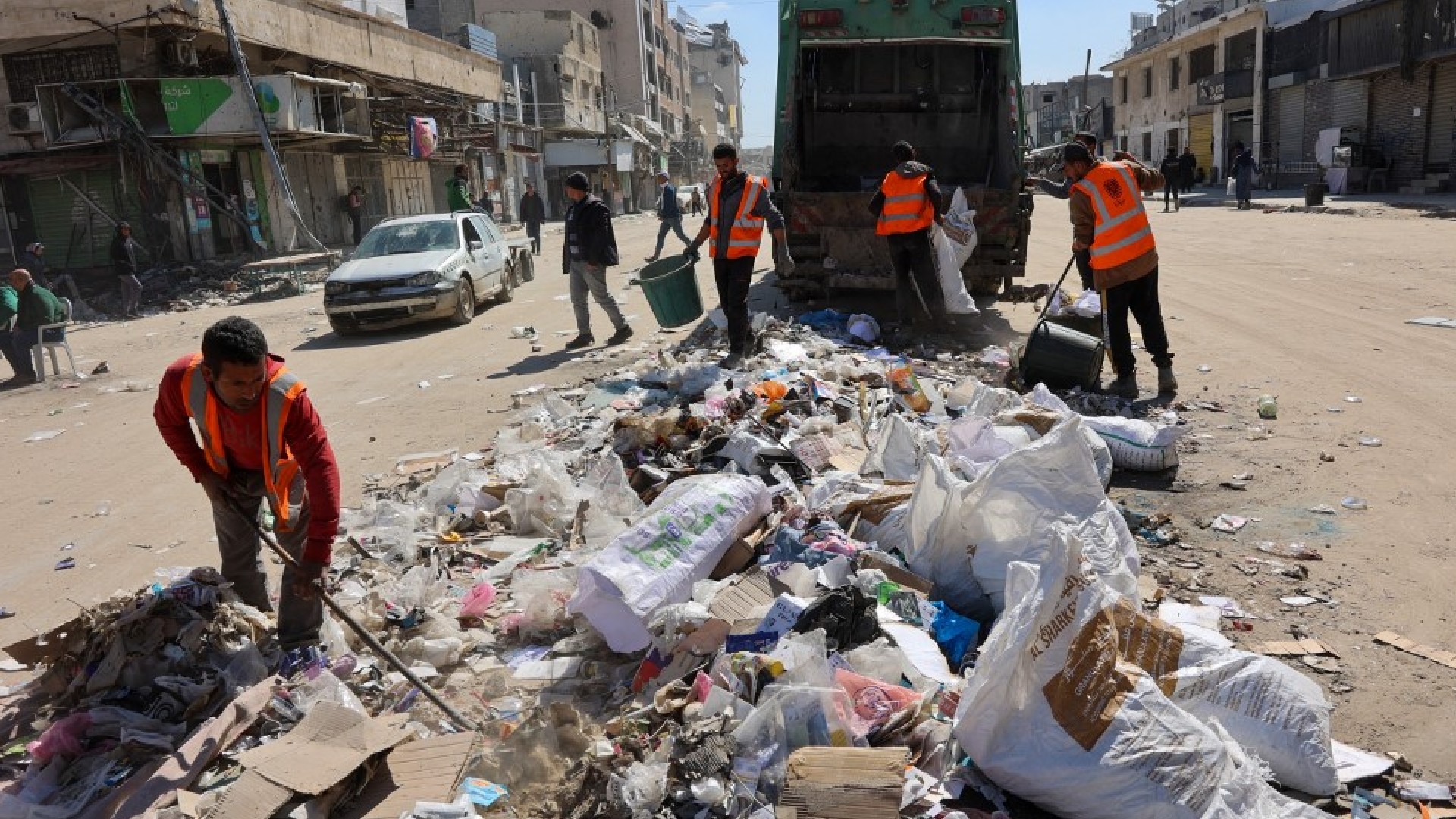 Gaza City rubbish clearing 