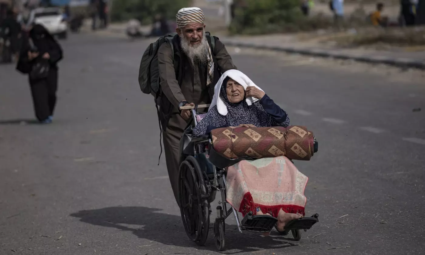 palestinians flee south gaza