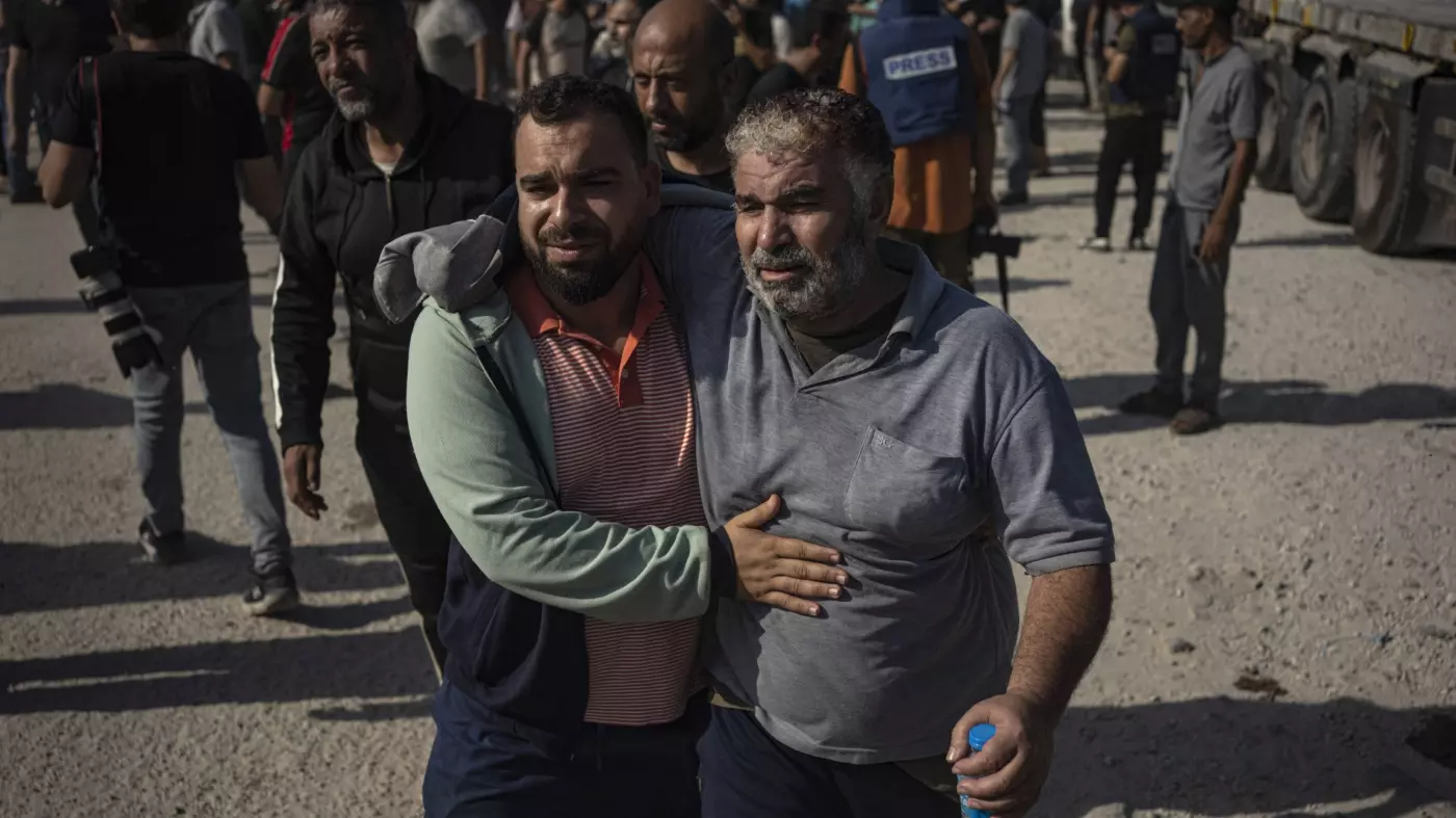 palestinian labourers israel arrive gaza