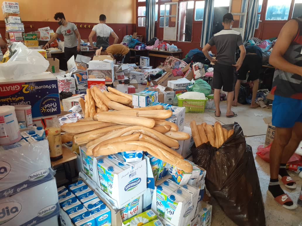 Collecte de dons au collège Émir Abdelkader, à Toudja (MEE/Selma Kasmi)