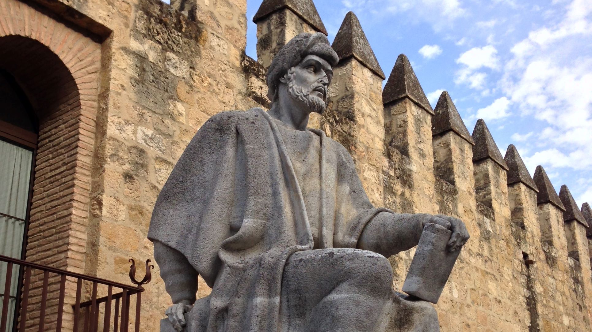 ibn-rushd-statue-cordoba-wikimedia