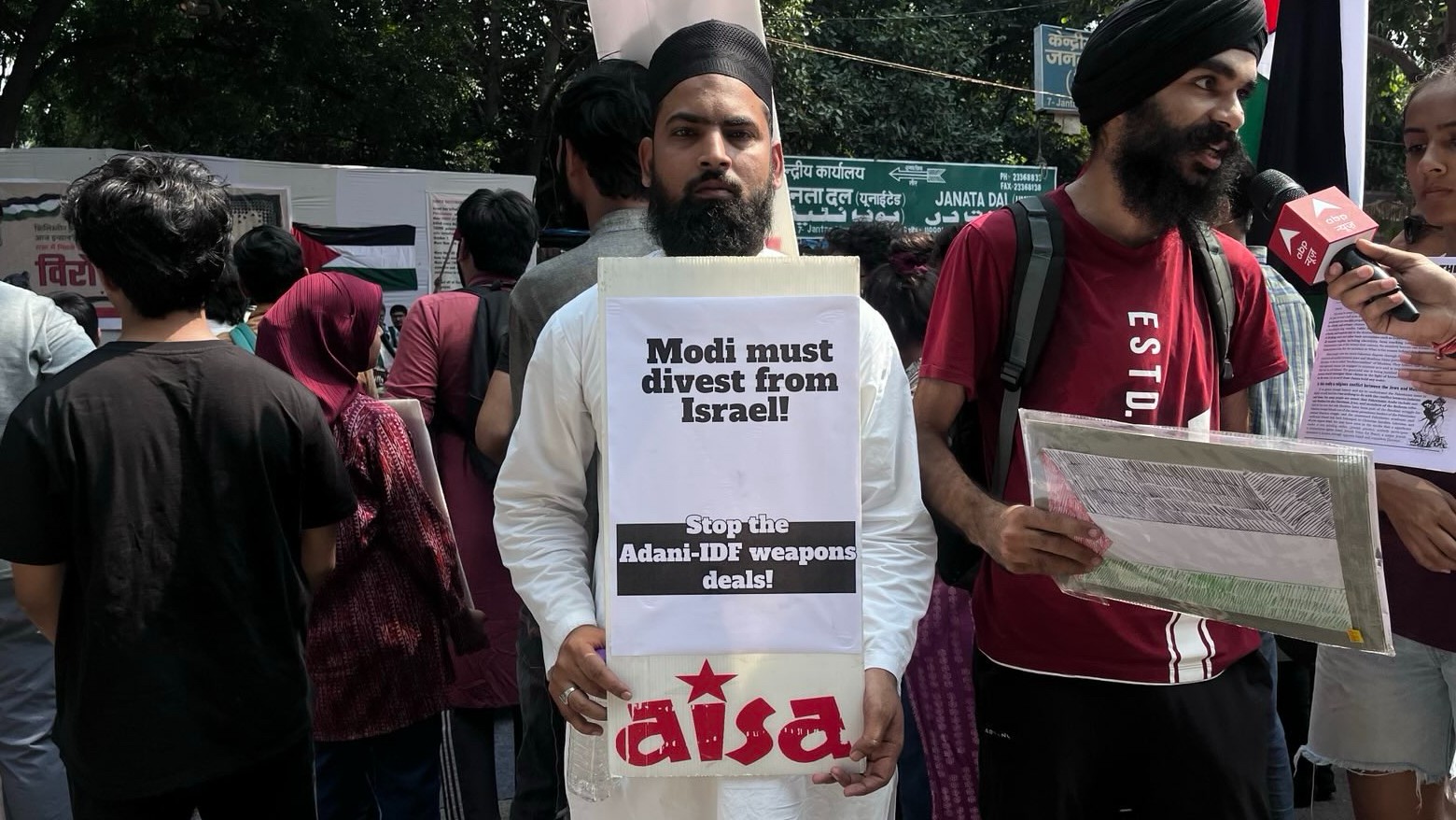 Indian activists are demanding Delhi halt business and military ties with Israel (MEE/MEE Correspondent)