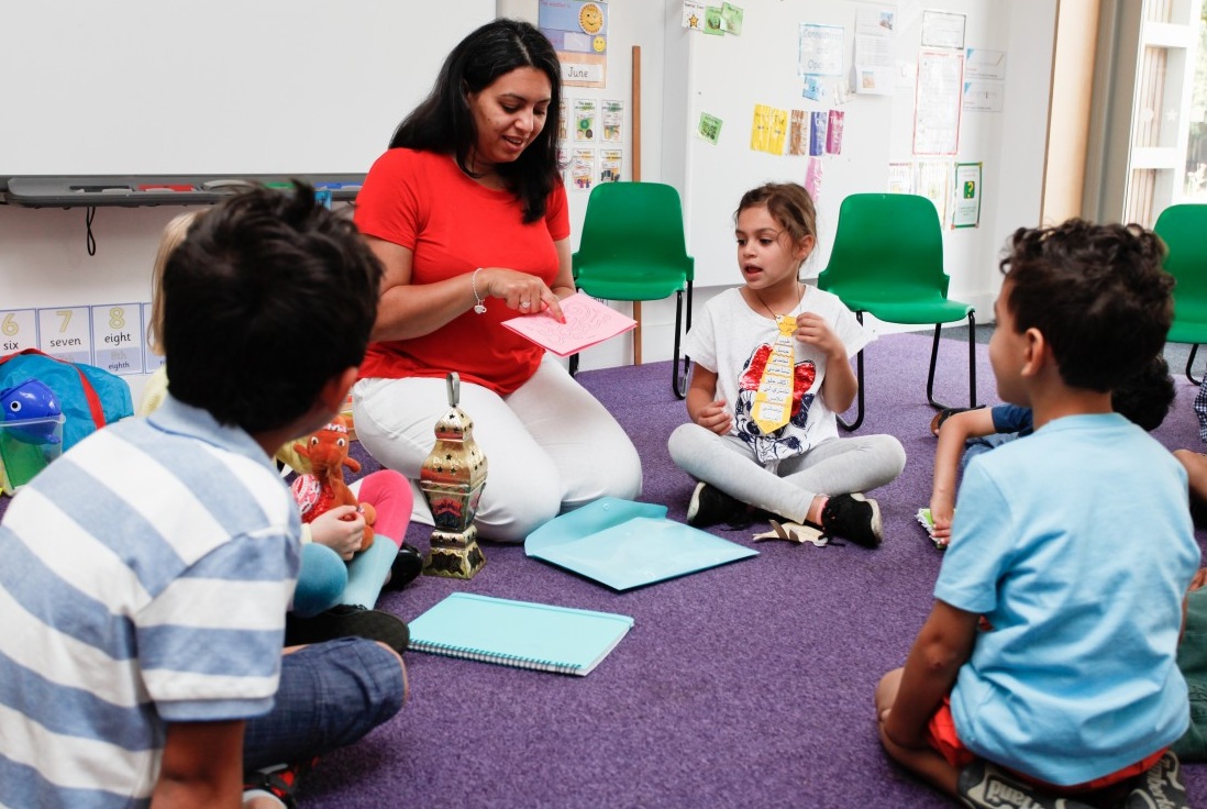 Khalil's (L) set up Kalamna Classes to help children like her daughter (R) learn Arabic (Courtesy of Saussan Khalil)