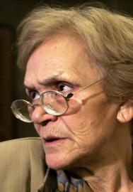 Les mémoires de Louisette Ighilahriz, publiées en 2000, ont déclenché un débat sur la torture en France (AFP)