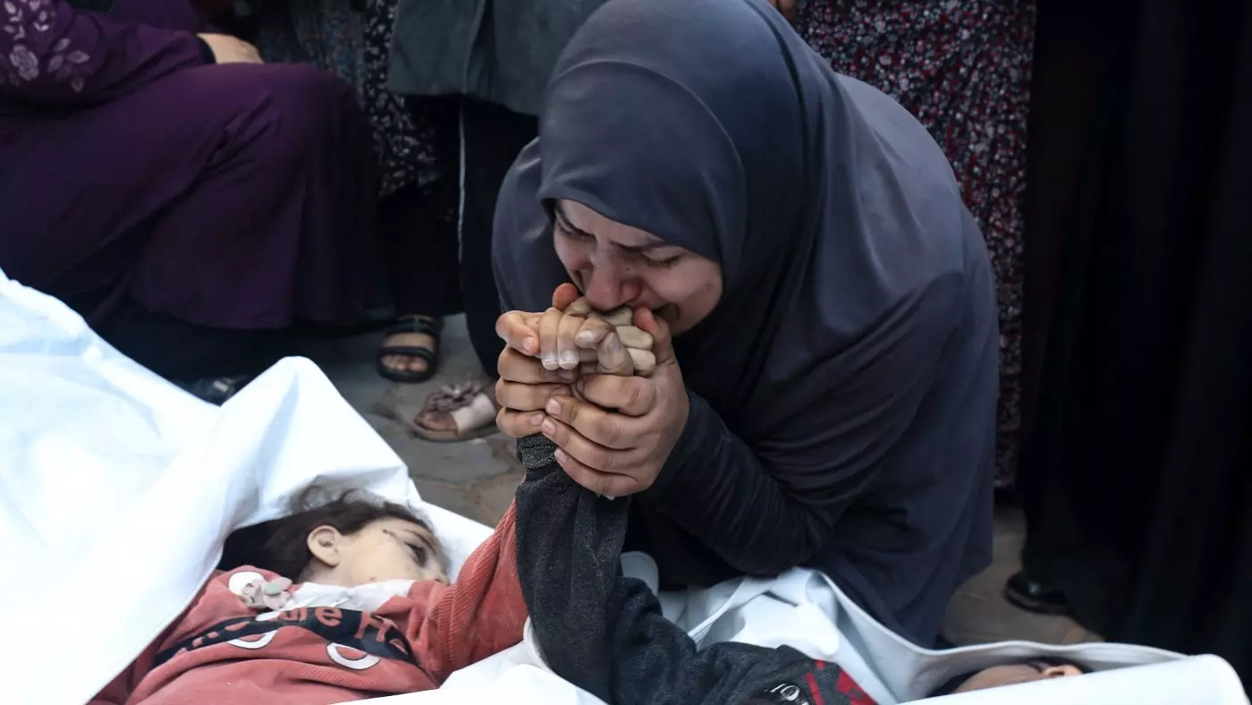 mother mourns gaza