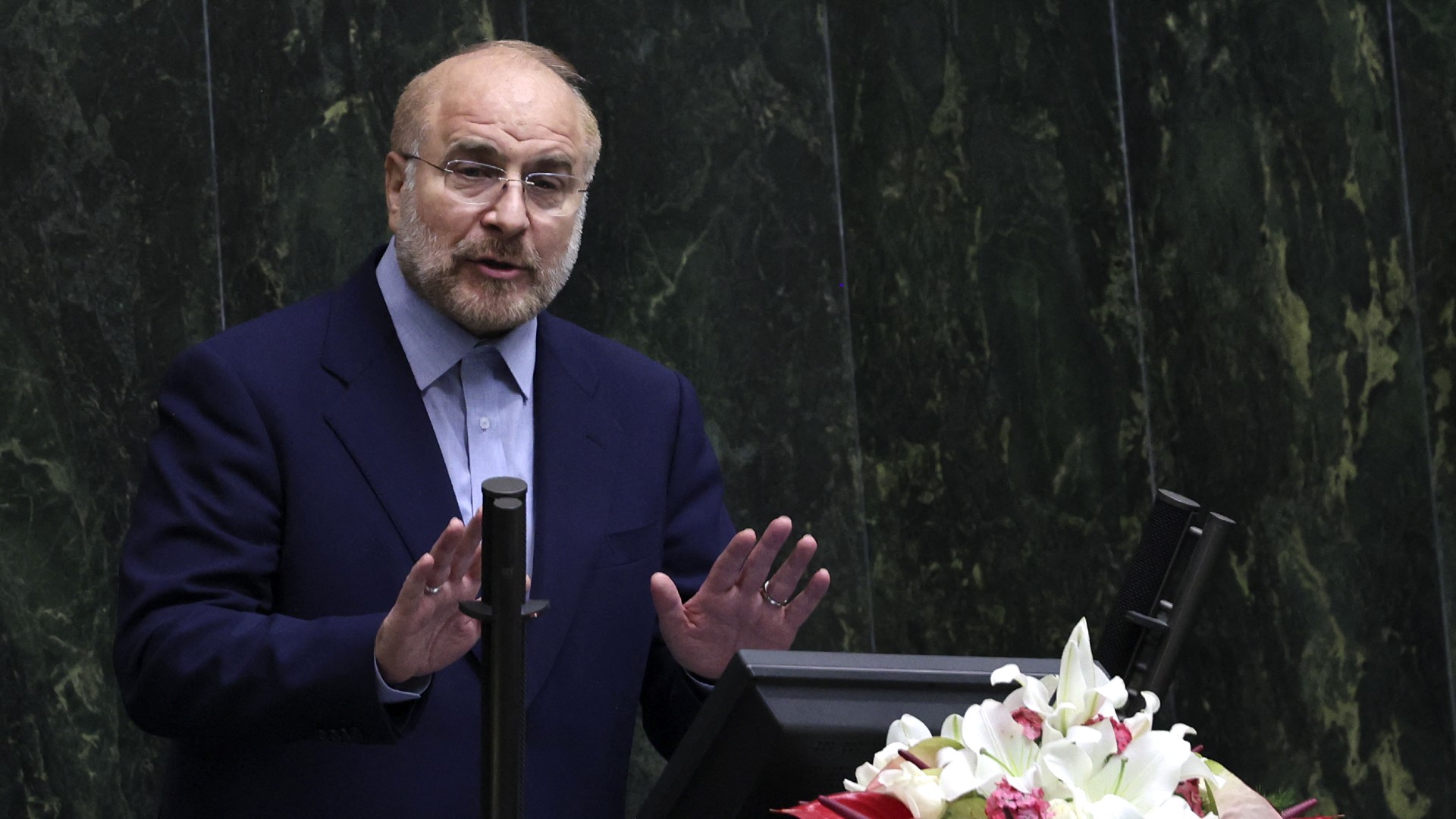 Mohammad Bagher Ghalibaf speaks during a parliament session on 1 December, 2021 (AFP/Atta Kenare)
