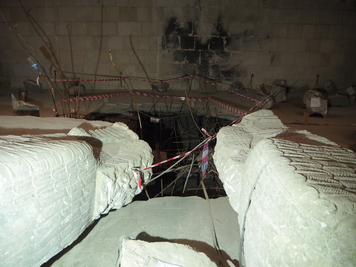 The remains of theupper sections of two huge Lamassu (winged bull) statues in mosul Museum, blown up by IS__1594206996_150.143.230.120