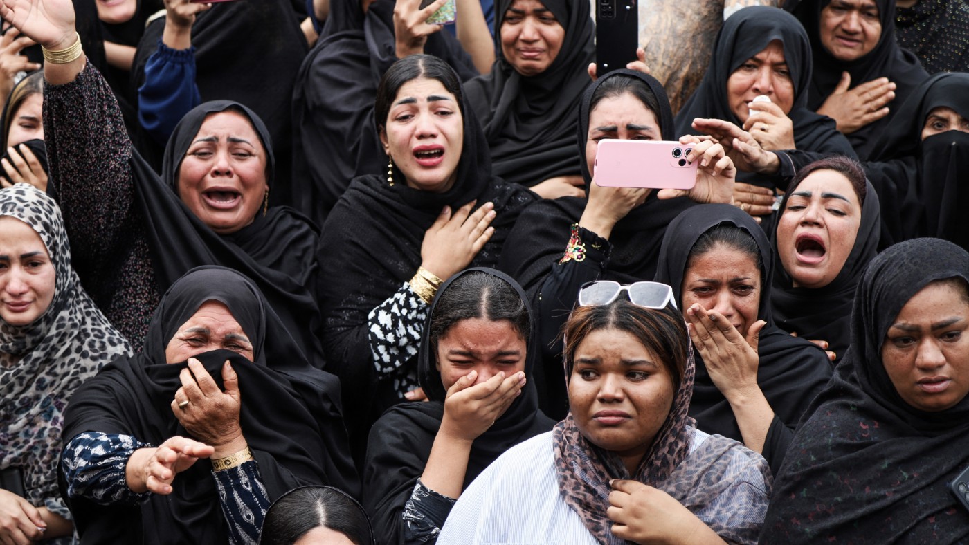Mourners Iran