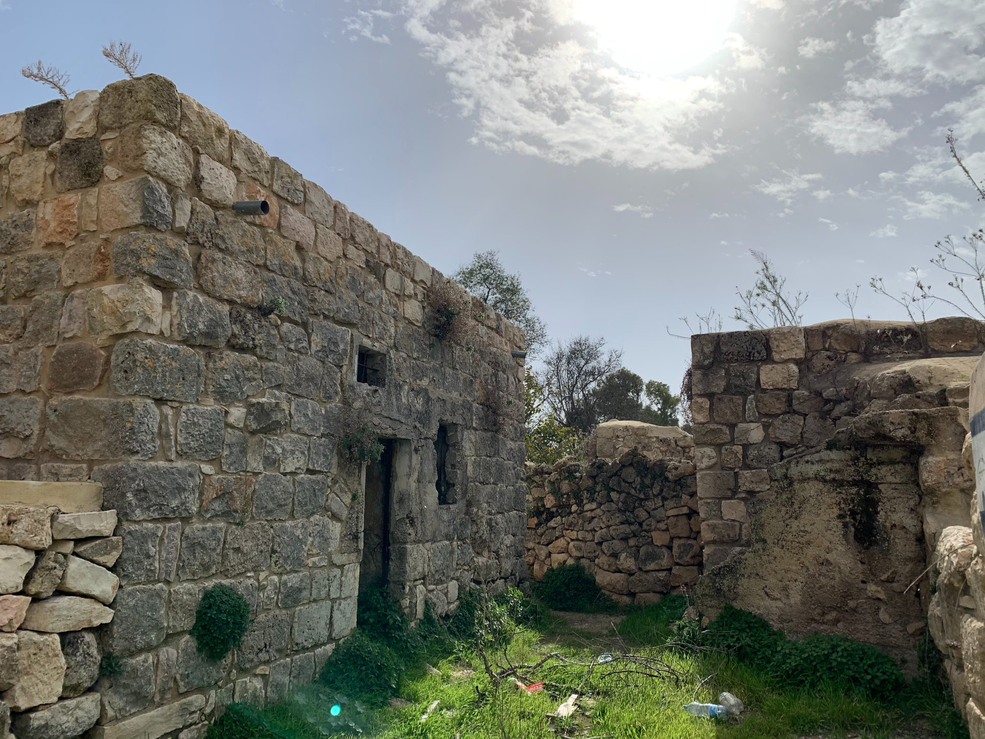Old homes have been preserved in Qalandiya, despite it being the only area of the village where Israeli authorities allow Palestinians to build (MEE/Shatha Hammad)
