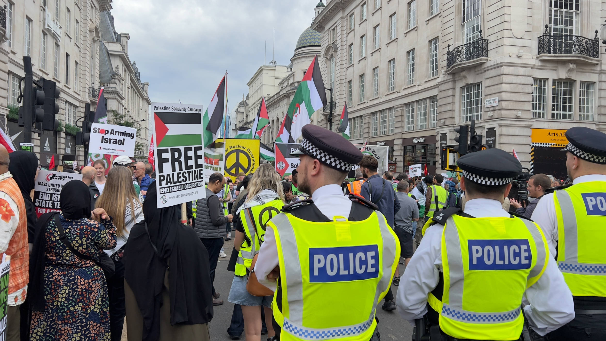 tens thousands march palestine