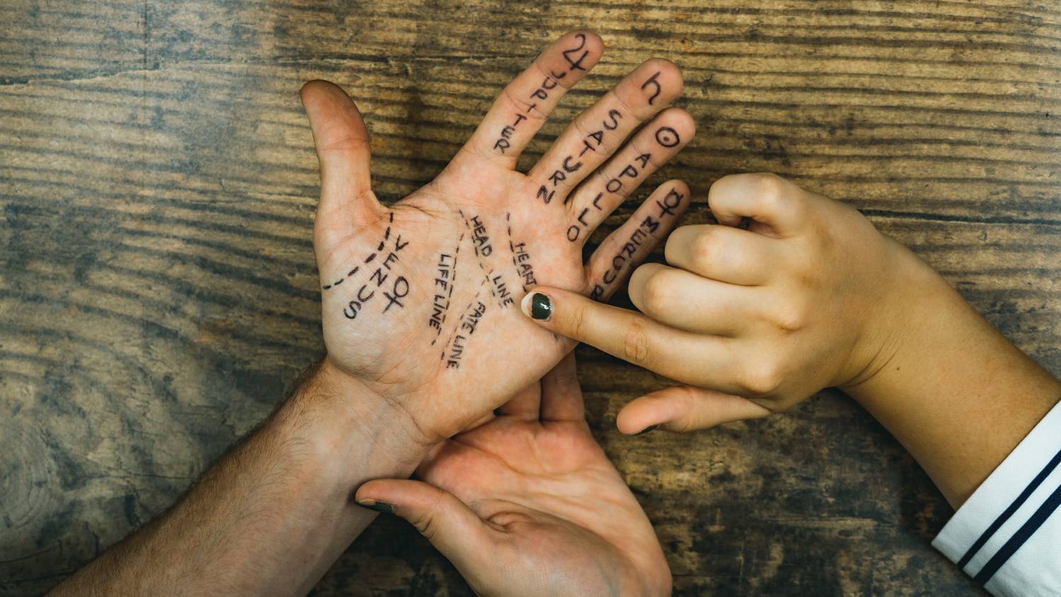 Certains pensent que notre destin est écrit au creux de nos mains (Wikimedia)