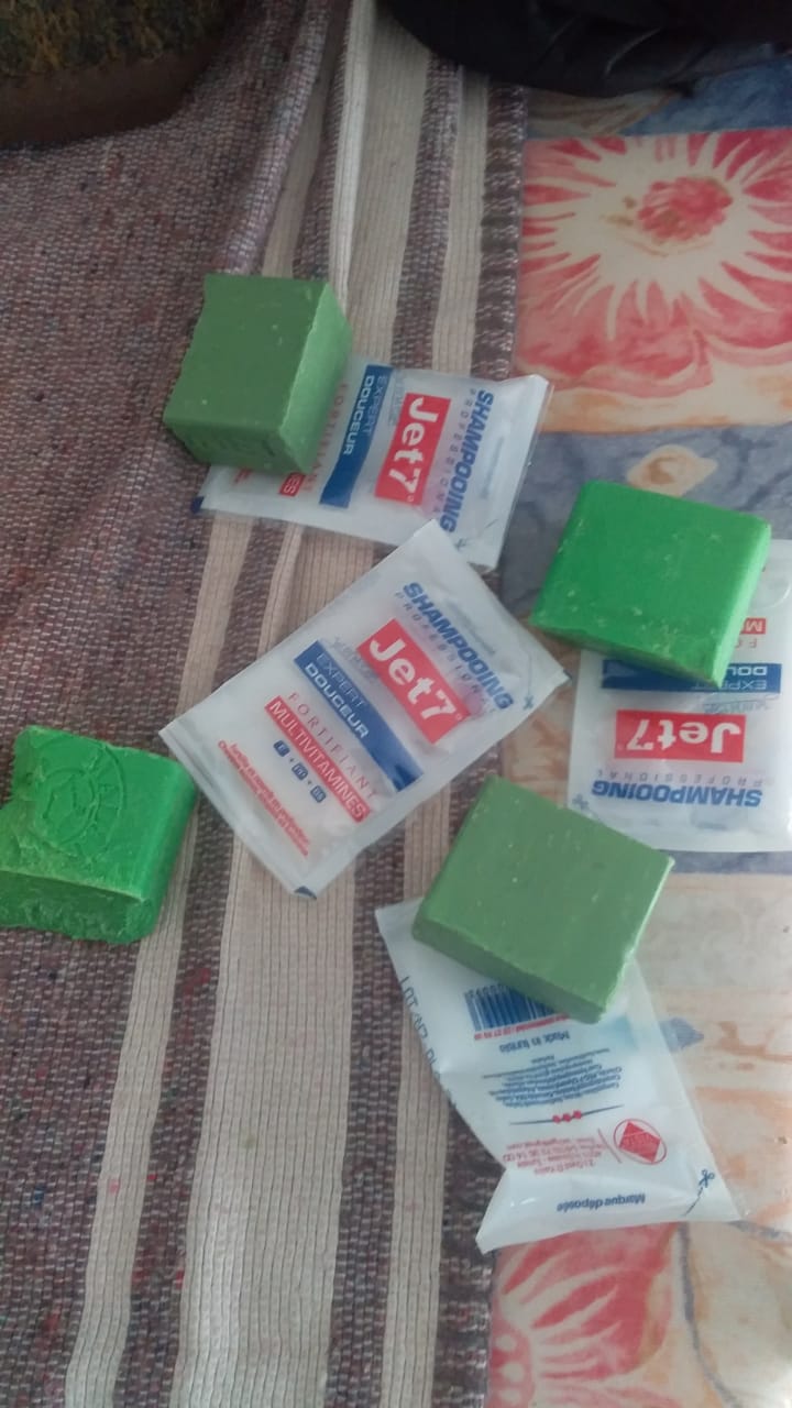 Les produits reçus par Rajabu Kilamuna et les autres détenus d’El Ouardia (photo prise par Rajabu Kilamuna en mars 2020)