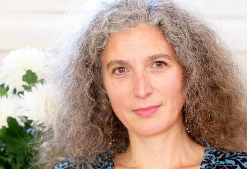 Pour l’historienne Raphaëlle Branche « le projet d’Emmanuel Macron renvoie à la construction d’une mémoire par le haut » (Facebook)