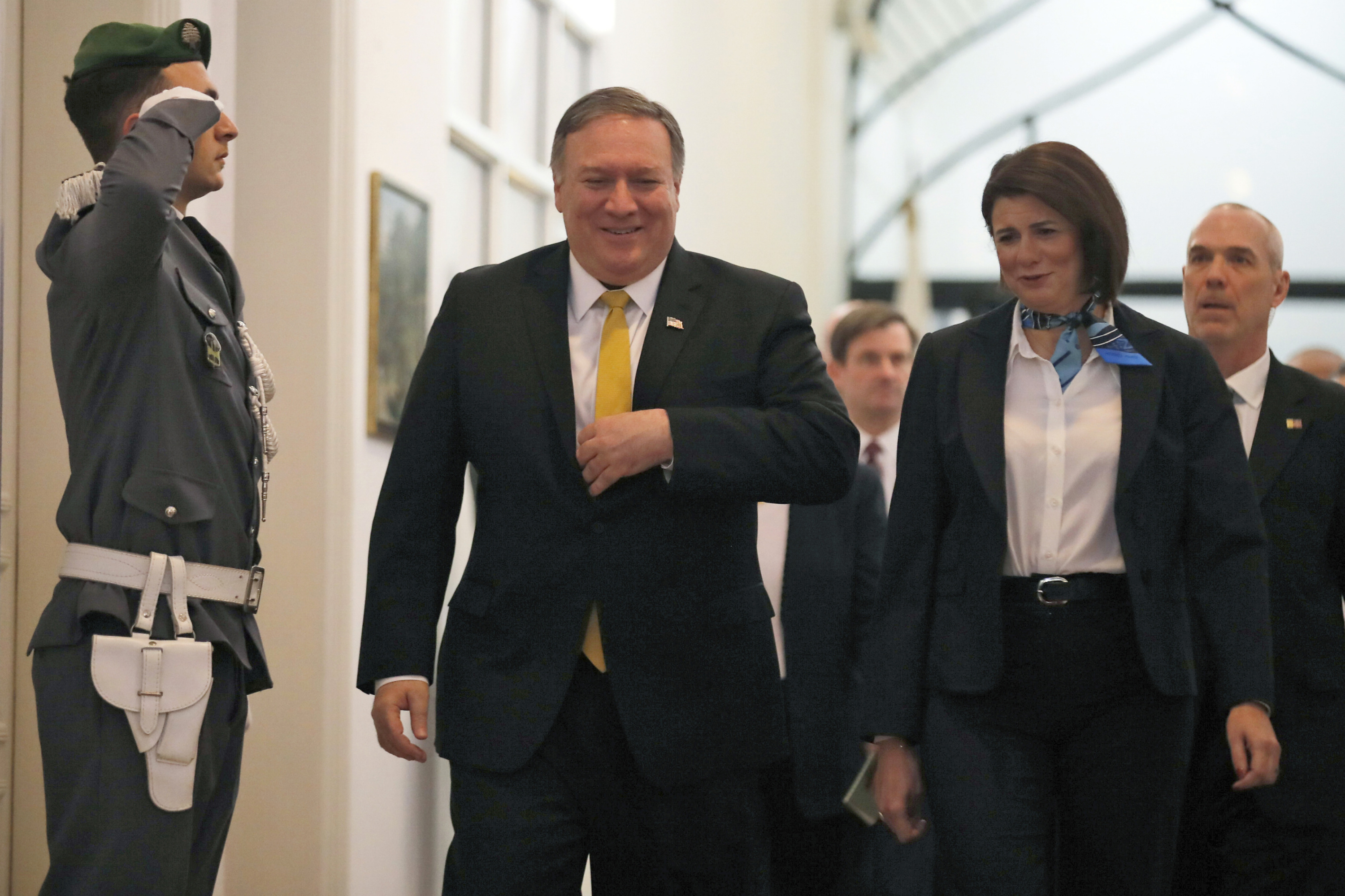 Raya al-Hassan meets Mike Pompeo