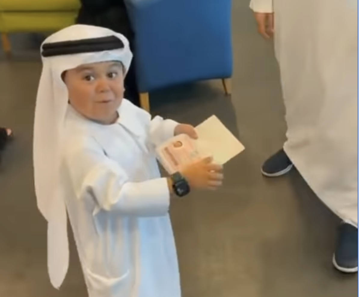 Influencer Abdu Rozik receiving his golden visa (Instagram)