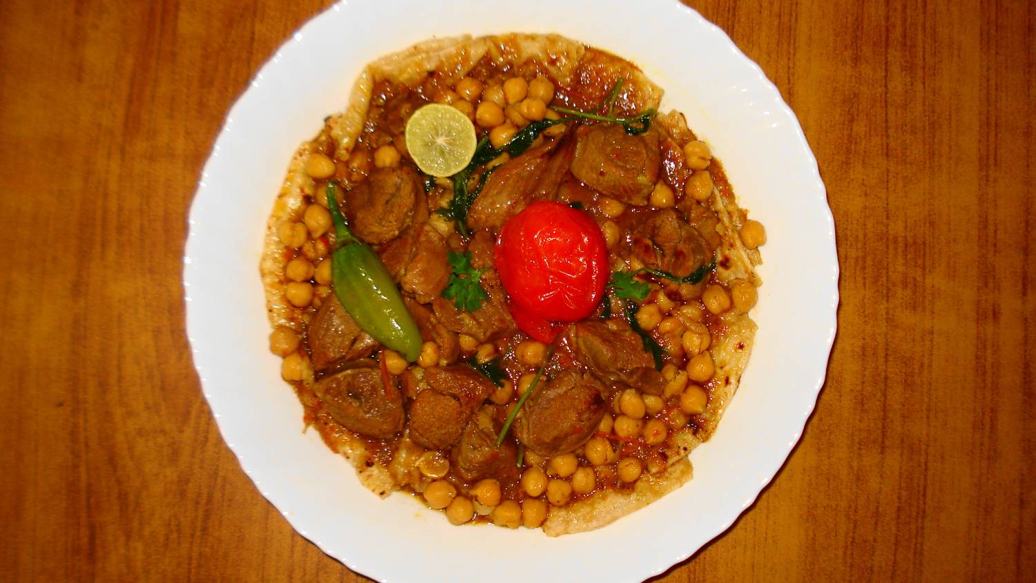 Thareed takes its name from a large clay pot that was traditionally used to make this dish (Wikimedia/CC)