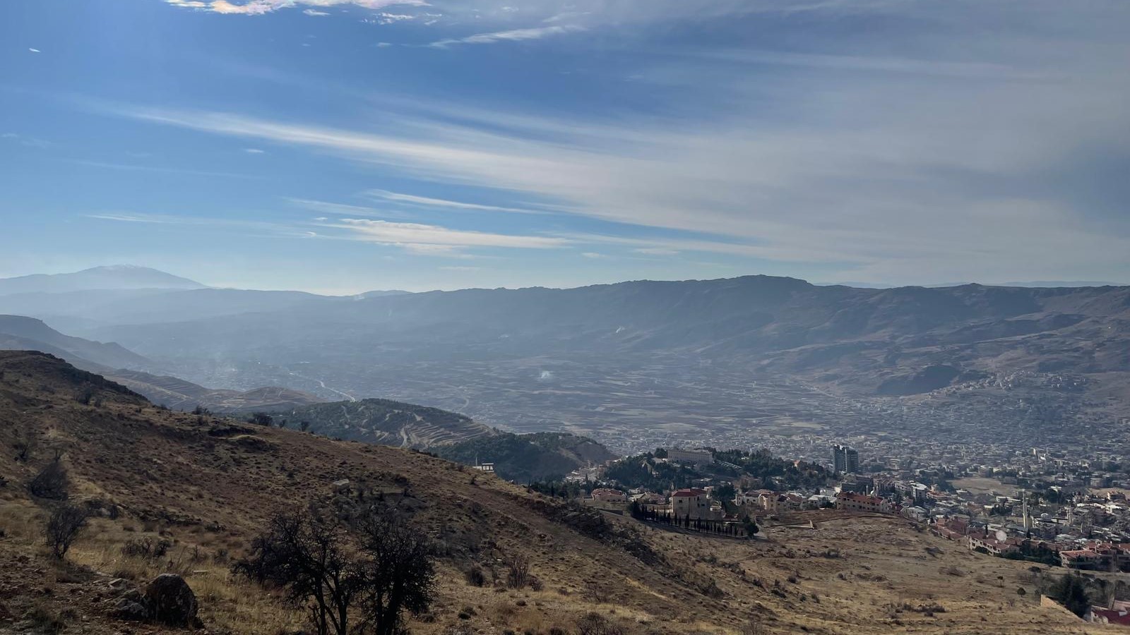 An overview of Madaya and Zabadani from above (MEE/Daniel Hilton)