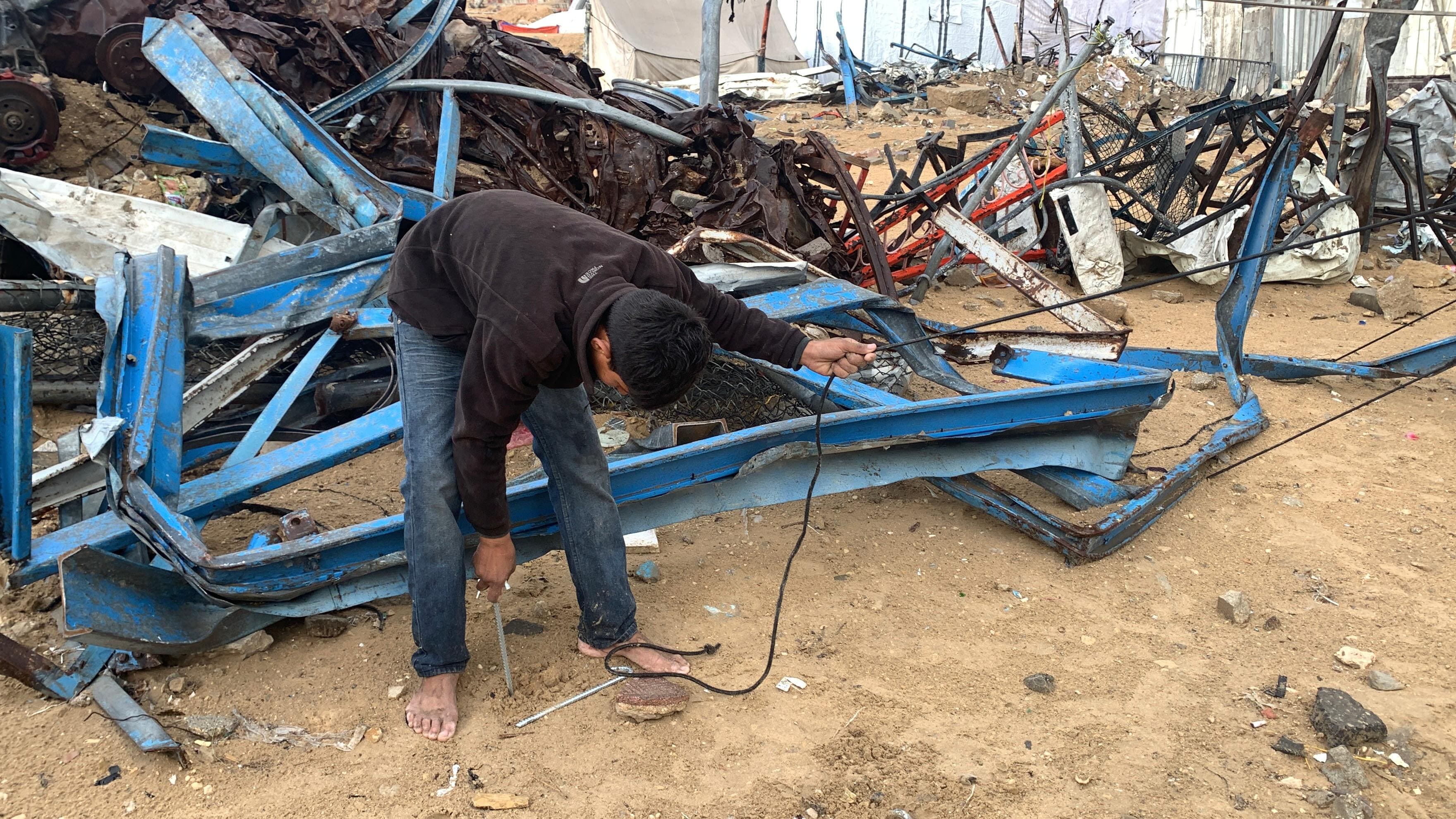 KhanYounis-Gaza-DisplacedPalestinianTents-31DEC2024-MEE-AhmedAziz