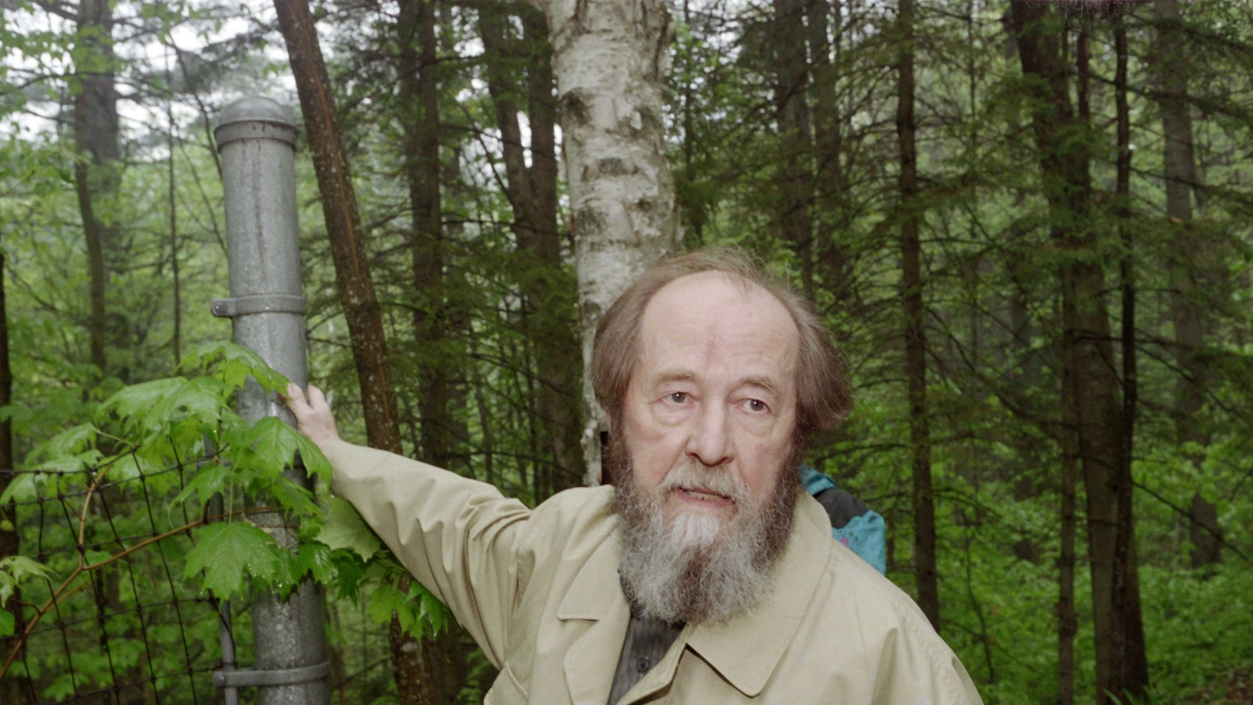 Writer and Nobel laureate Alexander Solzhenitsyn touches on May 25, 1994 for the last time the gate to his house in Cavendish, Vermont where he spent 18 years in exile, before going back to Russia.