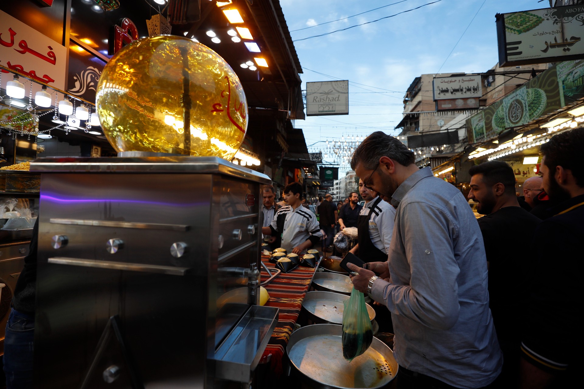 Syrians are struggling to afford the most basic of Ramadan staples (MEE)