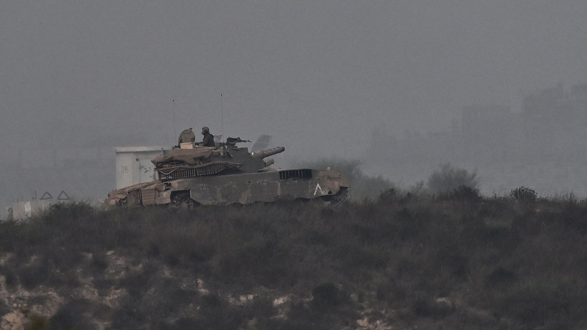 afp-gaza-tank-aris-messinis.jpg