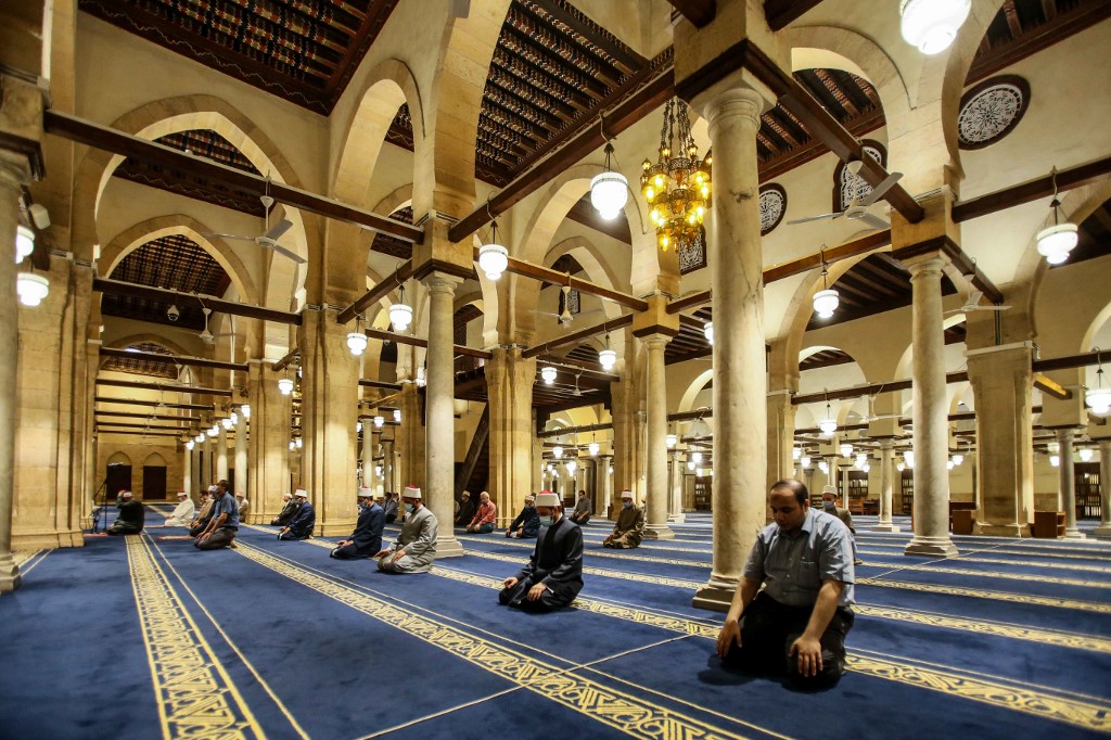 Muslims worship at al-Azhar Mosque in Cairo on 17 May (AFP)