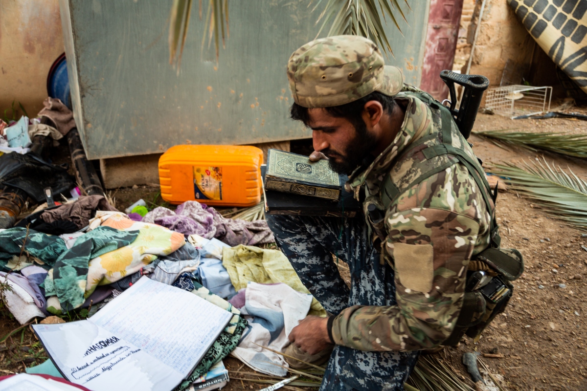 «&nbsp;Daech a souillé l’islam. Ils n’ont rien à voir avec notre religion&nbsp;», affirme le commandant Qandil (MEE/Thea Pedersen)
