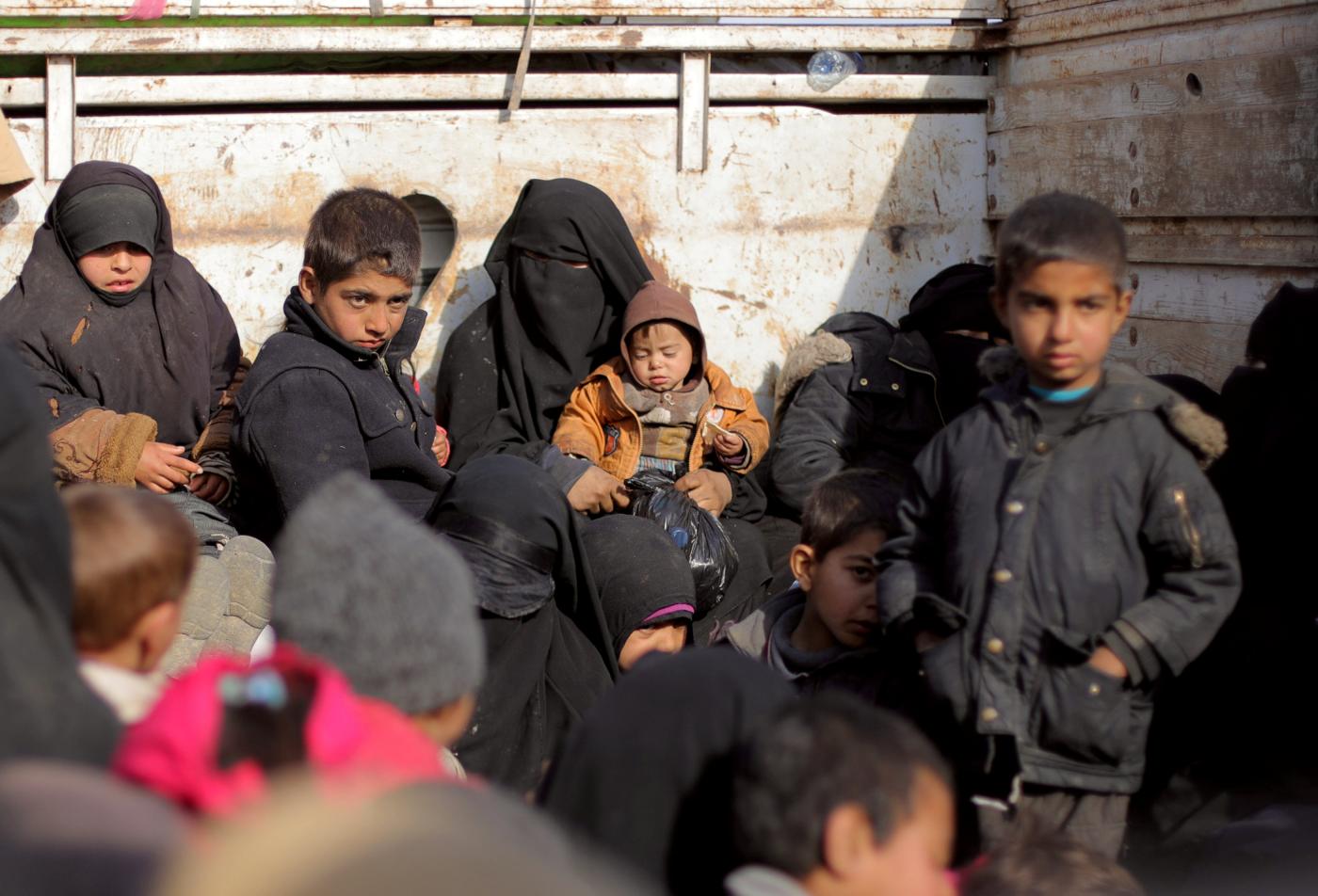 De nombreuses yézidies libérées craignent de révéler leur identité par peur d’être tuées par les FDS, comme le leur a fait croire l’EI (Reuters)