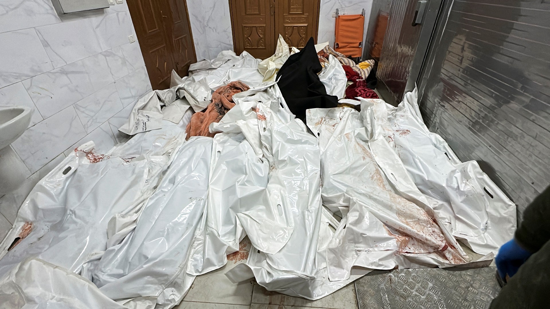 dead bodies nasser hospital gaza