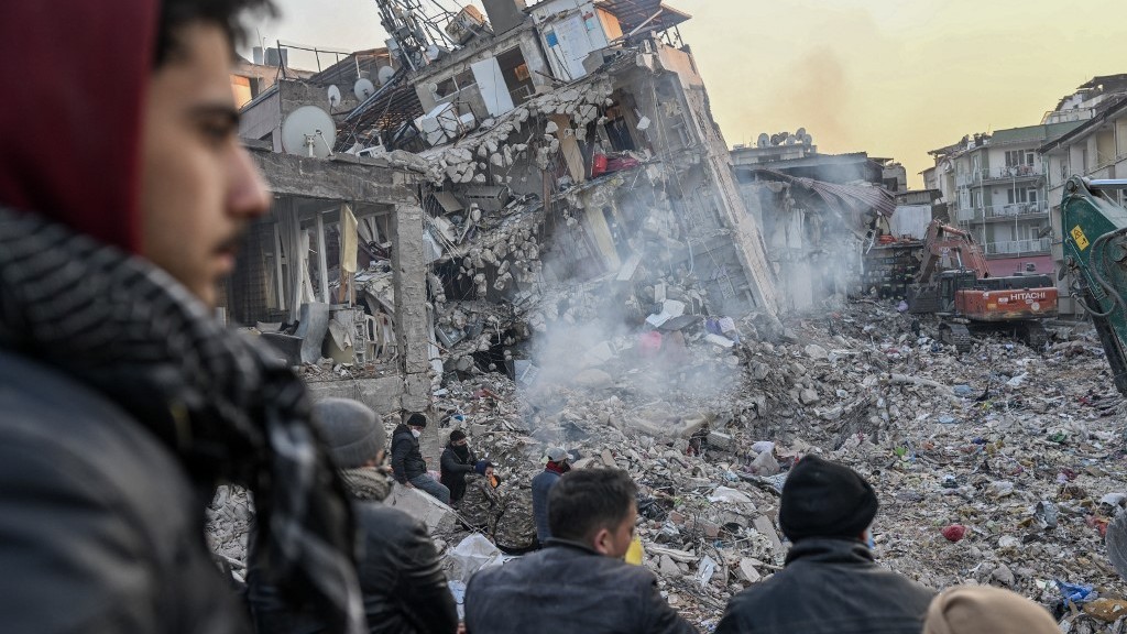earthquake rubble turkey
